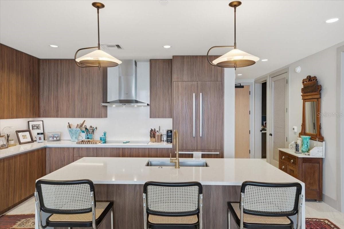 Condominium at 777 3RD AVE N #1606, ST PETERSBURG, photo 24 of 50