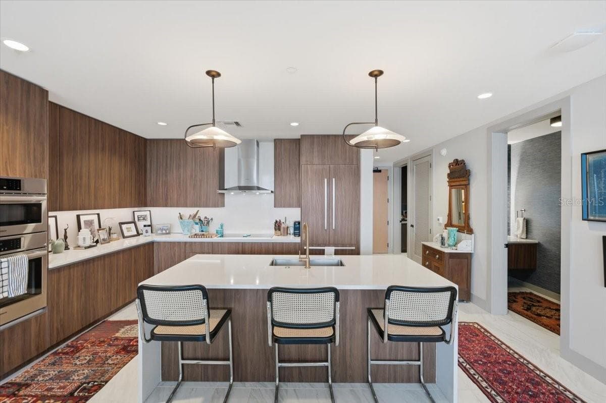 Condominium at 777 3RD AVE N #1606, ST PETERSBURG, photo 25 of 50