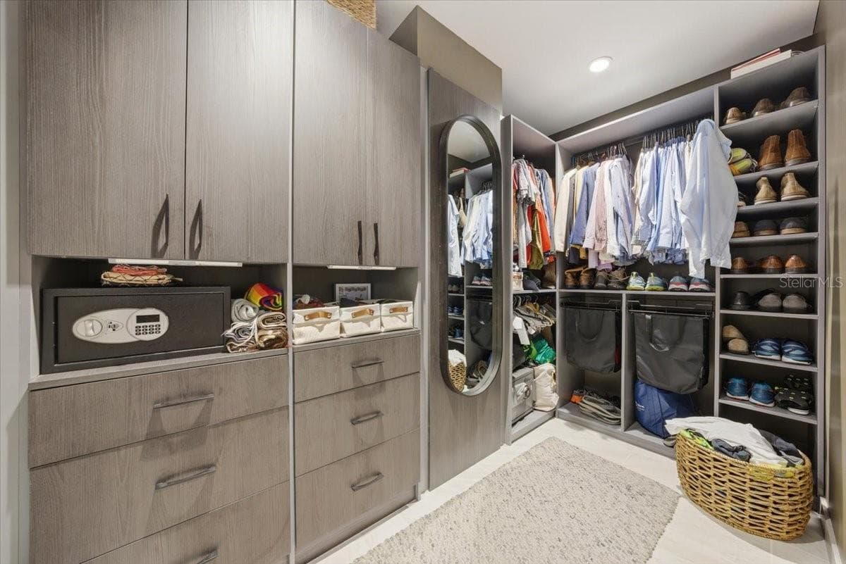 Condominium at 777 3RD AVE N #1606, ST PETERSBURG, photo 30 of 50