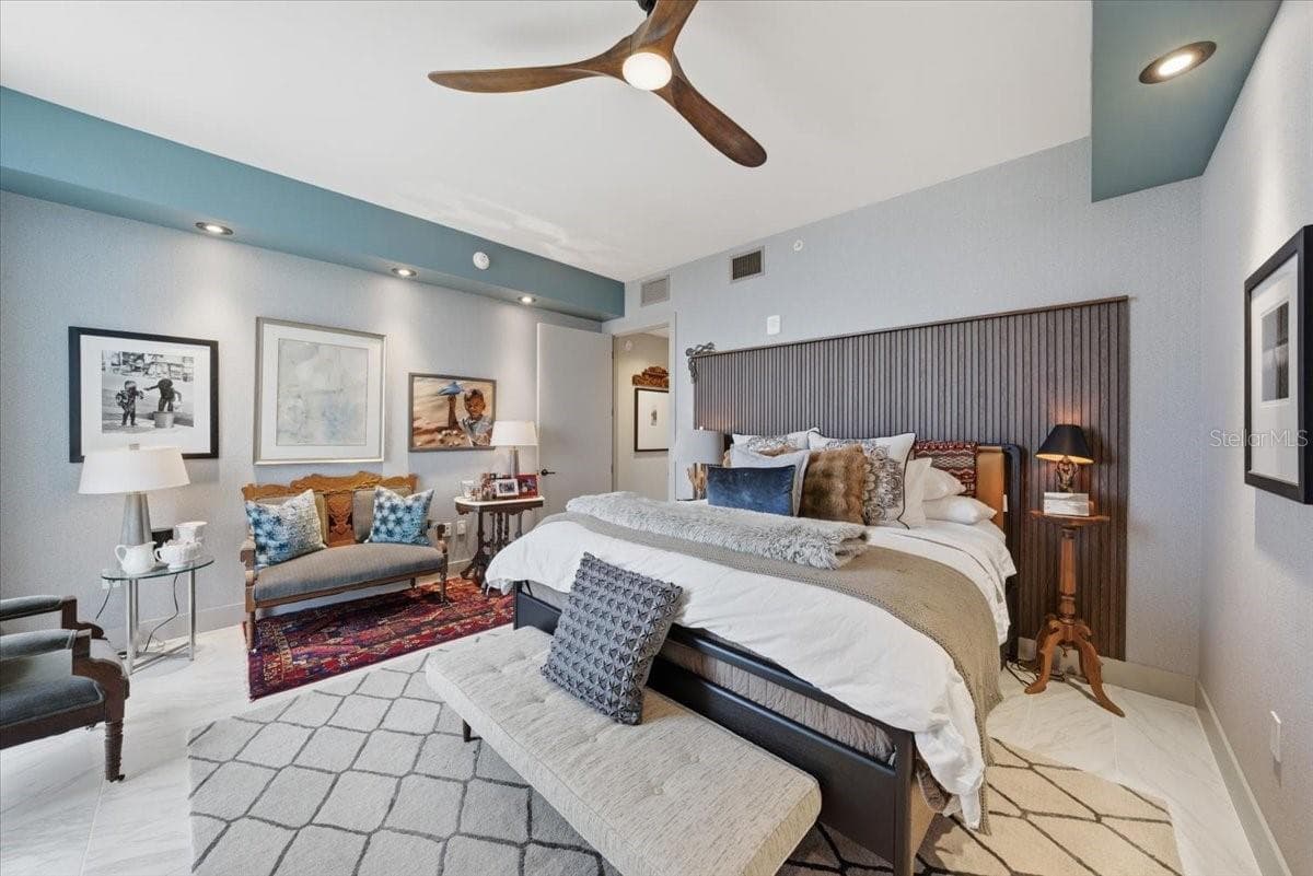 Condominium at 777 3RD AVE N #1606, ST PETERSBURG, photo 32 of 50