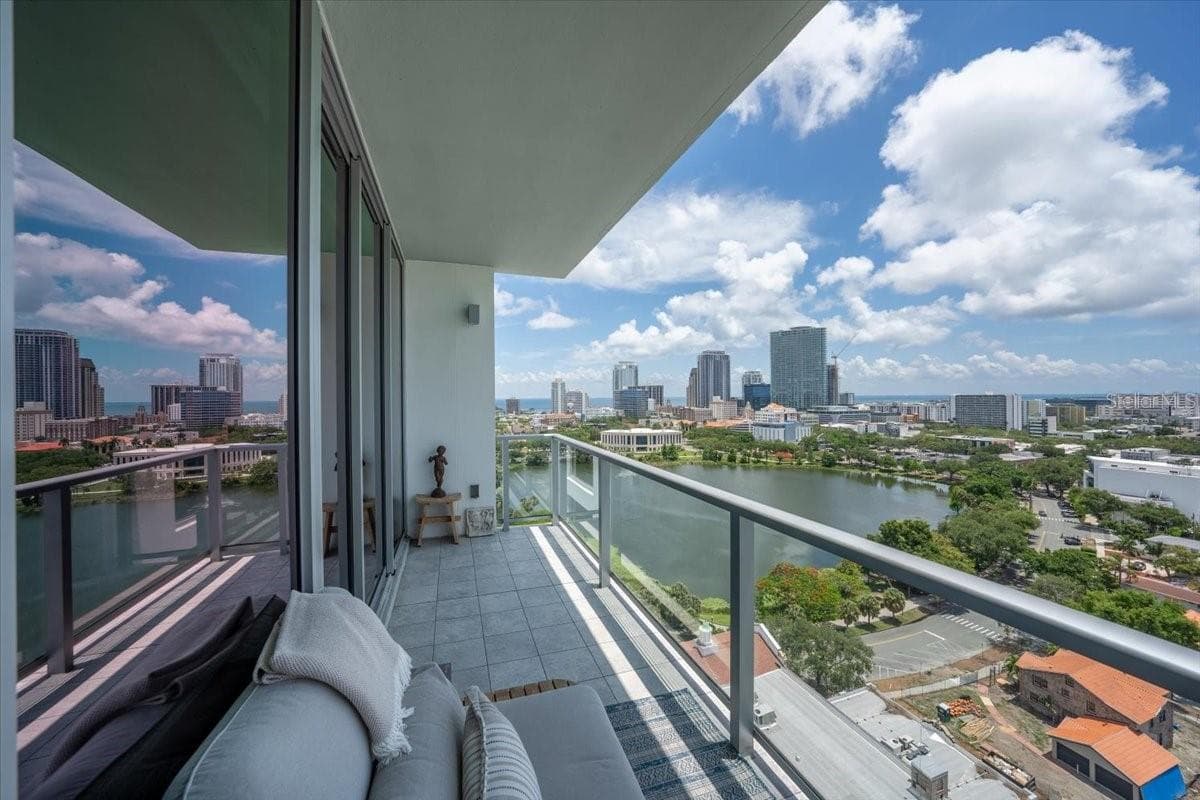 Condominium at 777 3RD AVE N #1606, ST PETERSBURG, photo 36 of 50