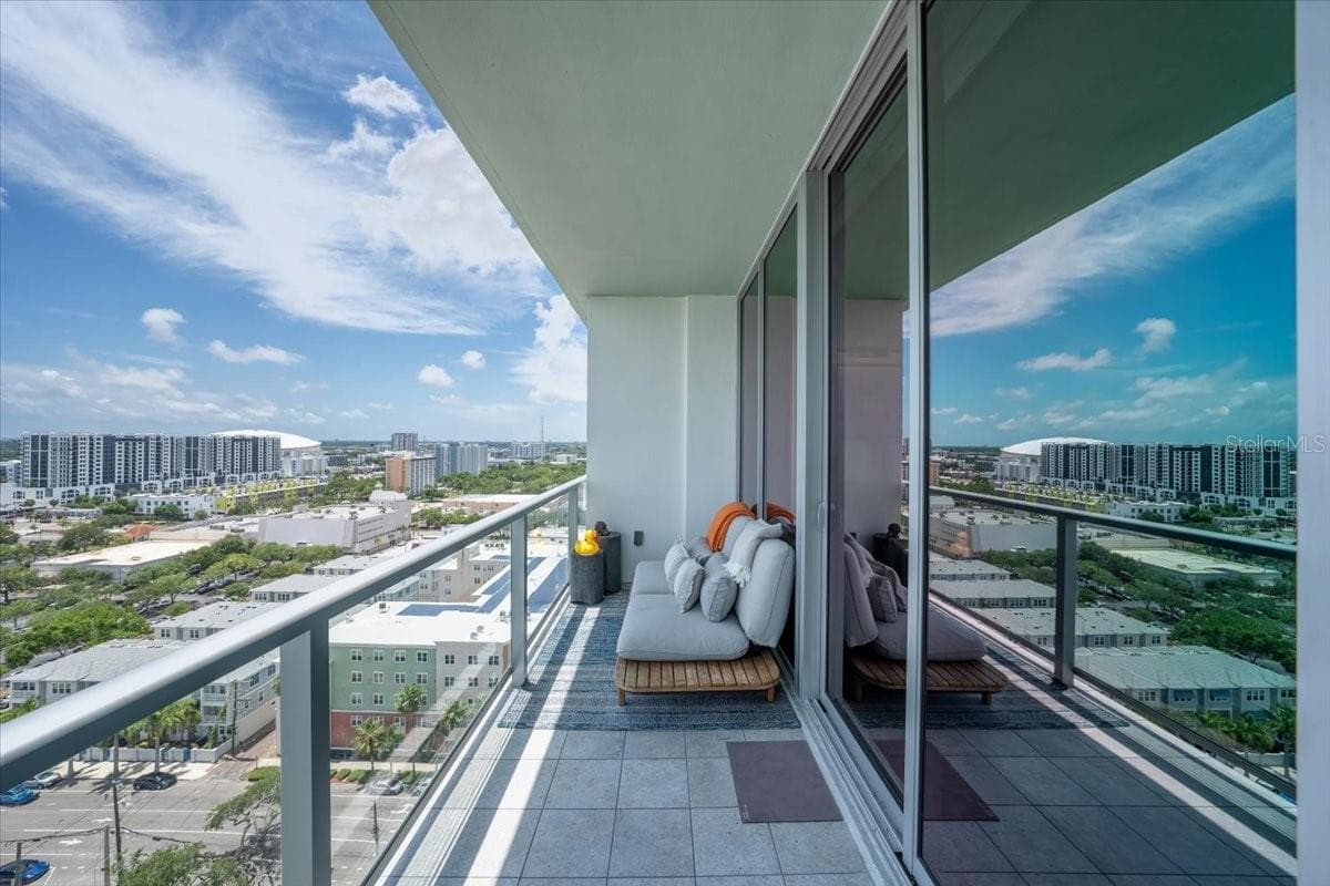 Condominium at 777 3RD AVE N #1606, ST PETERSBURG, photo 38 of 50