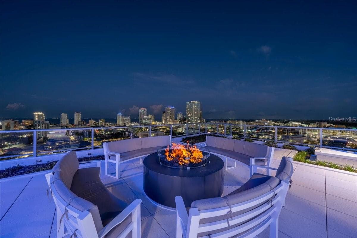 Condominium at 777 3RD AVE N #1606, ST PETERSBURG, photo 48 of 50