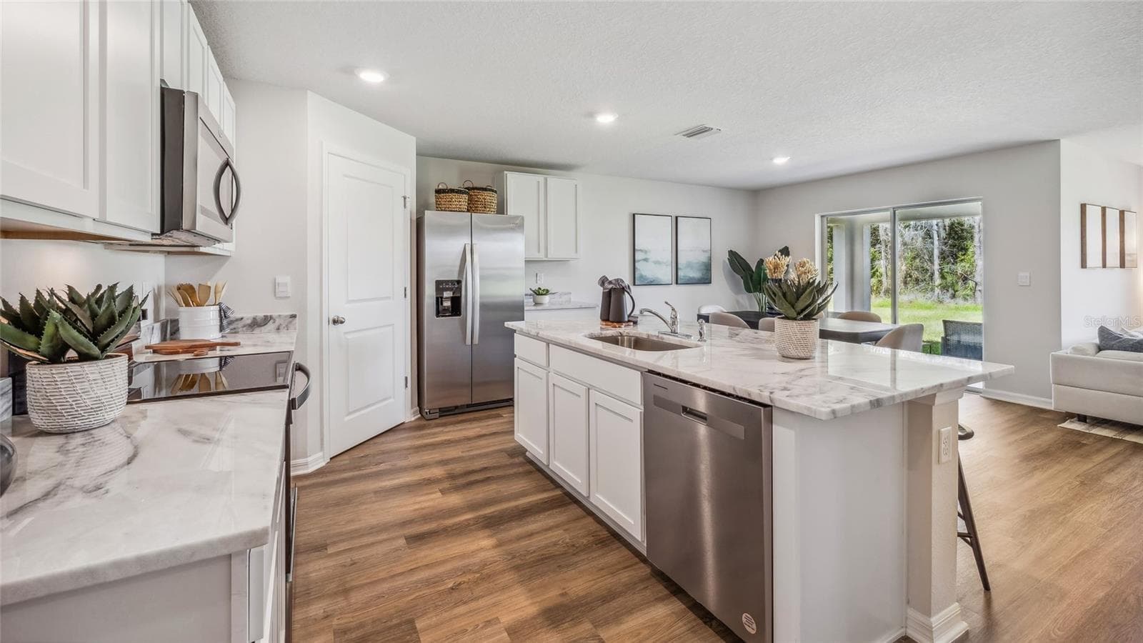 Single Family Residence at 5732 SILVER MOONLIGHT DR, PALMETTO, photo 12 of 41