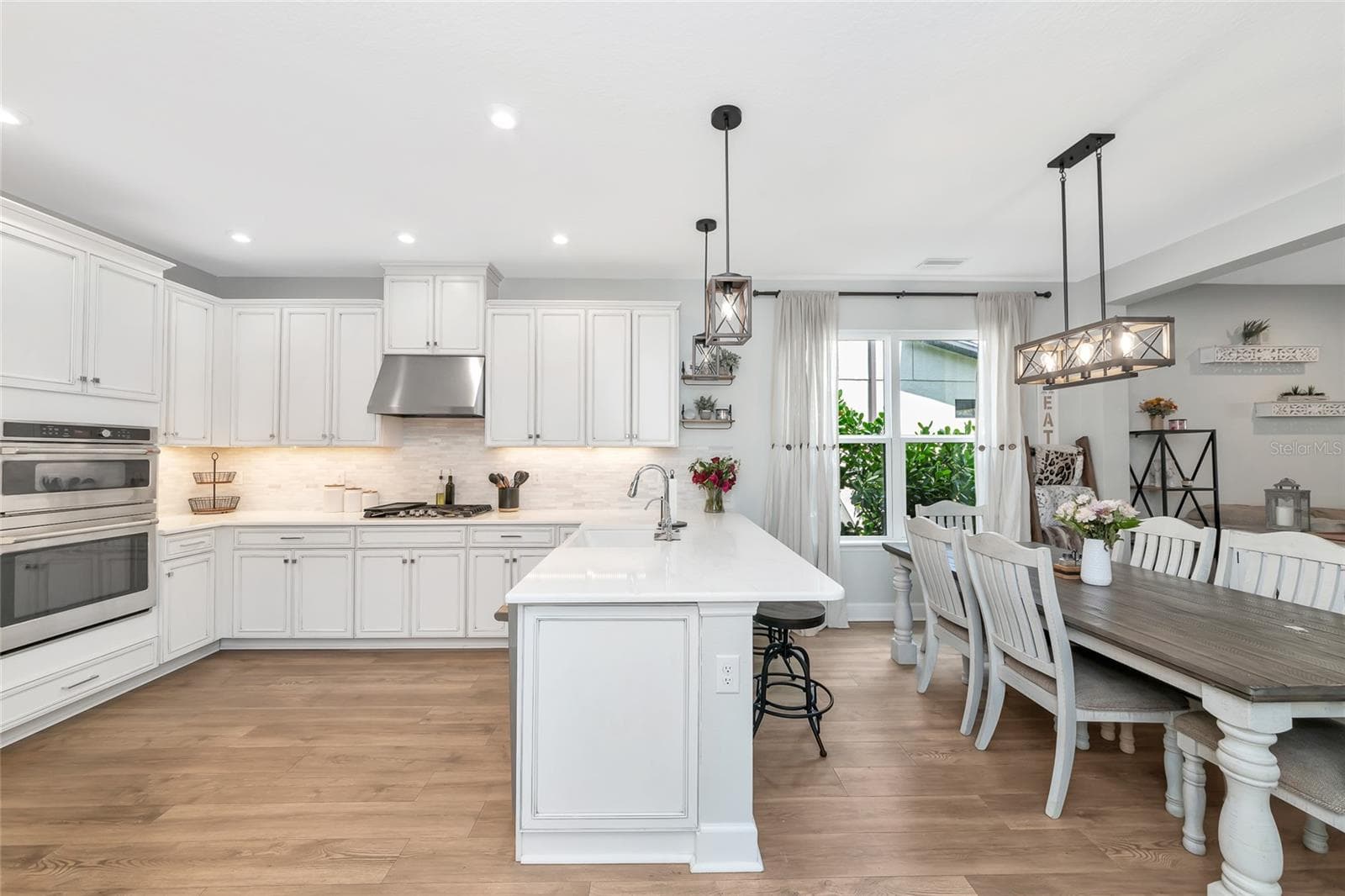 Single Family Residence at 8366 VELDA TRL, SARASOTA, photo 11 of 100