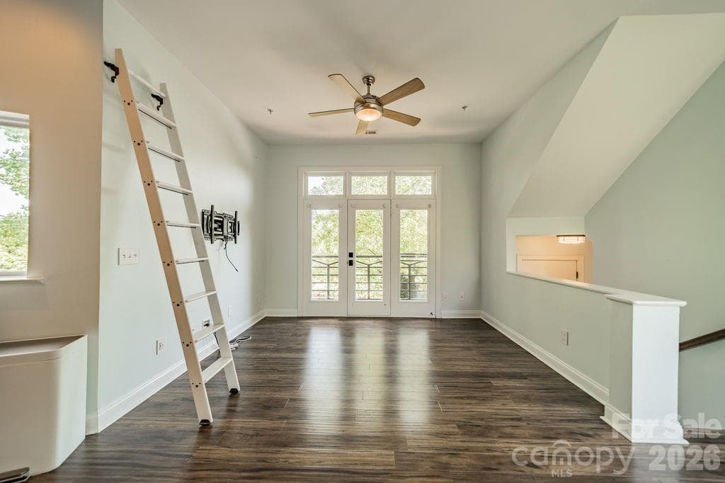 Condominium at Charlotte, photo 4 of 26