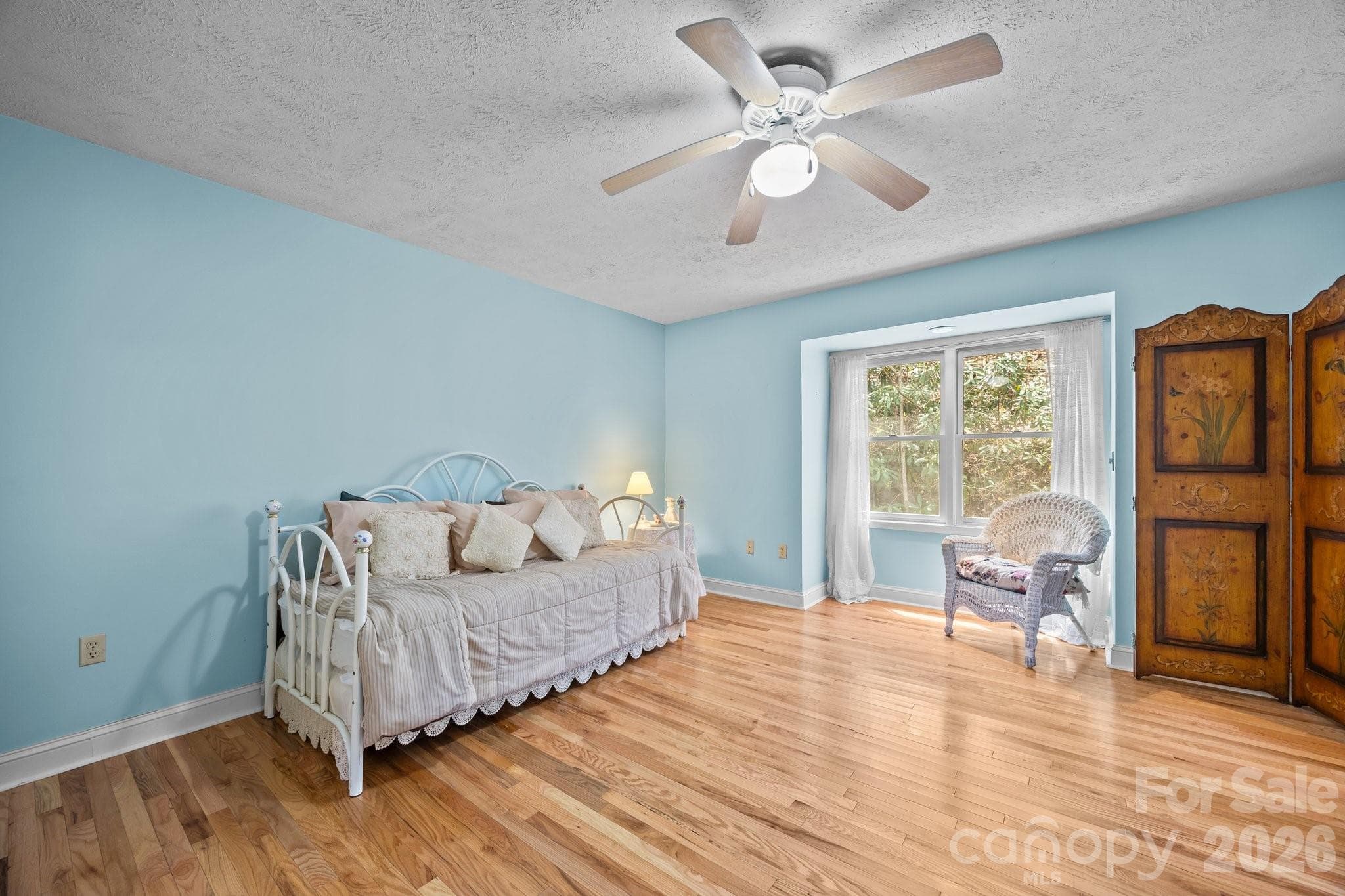 Single Family Residence at 63 Chestnut Forest Road, Fairview, photo 19 of 47