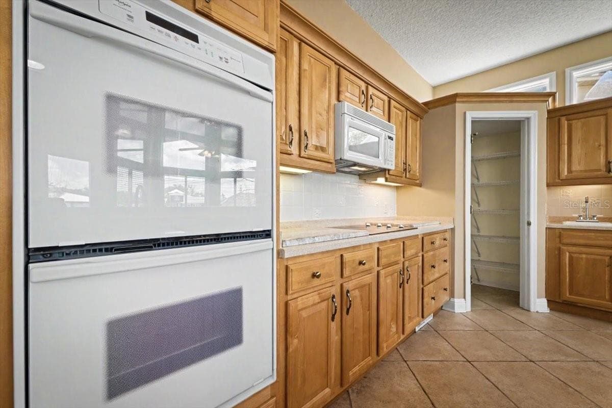 Single Family Residence at 4422 TIDEVIEW DR, JACKSONVILLE, photo 25 of 75