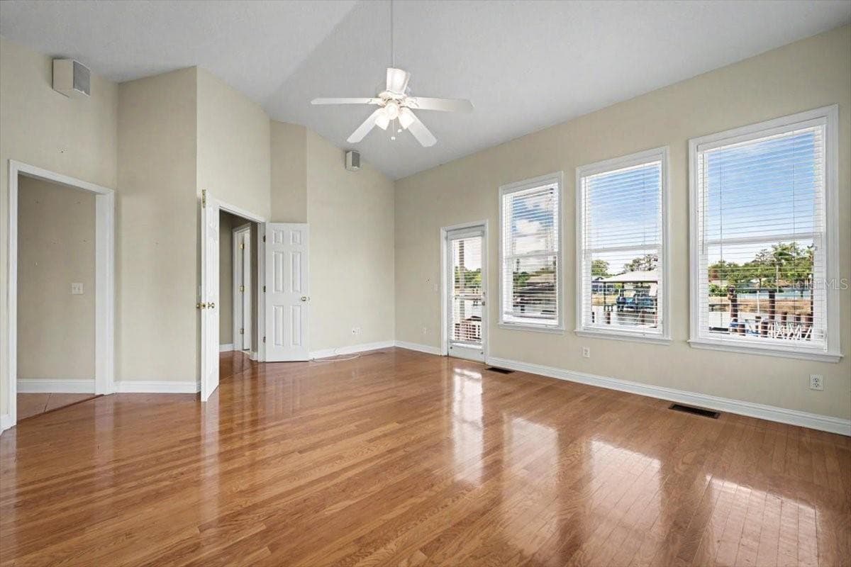Single Family Residence at 4422 TIDEVIEW DR, JACKSONVILLE, photo 37 of 75