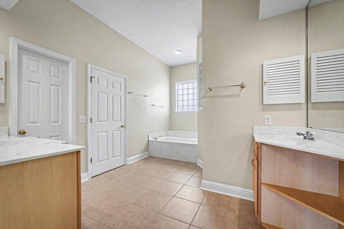 Single Family Residence at 4422 TIDEVIEW DR, JACKSONVILLE, photo 38 of 75