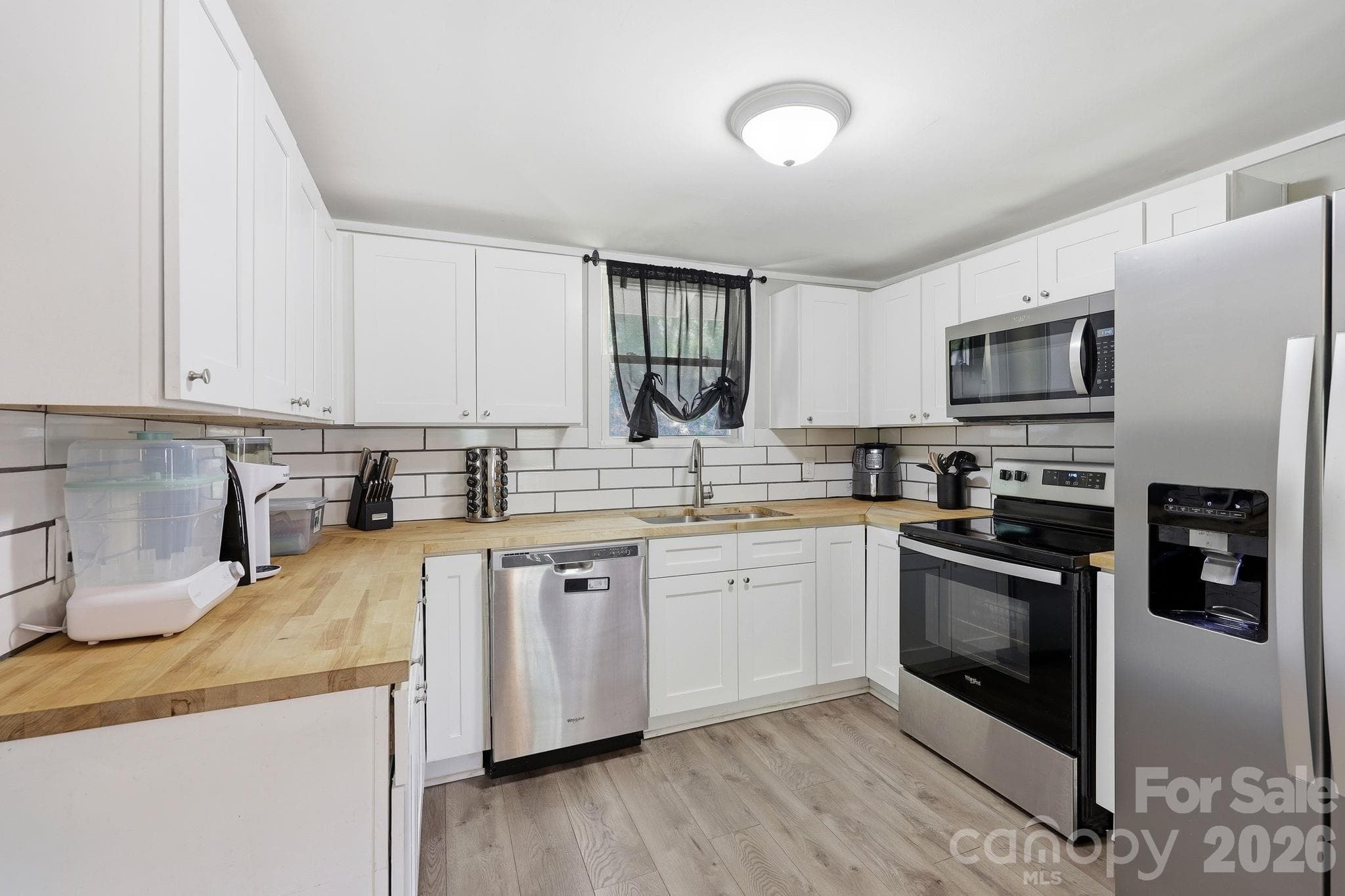 Single Family Residence at Clyde, photo 8 of 31