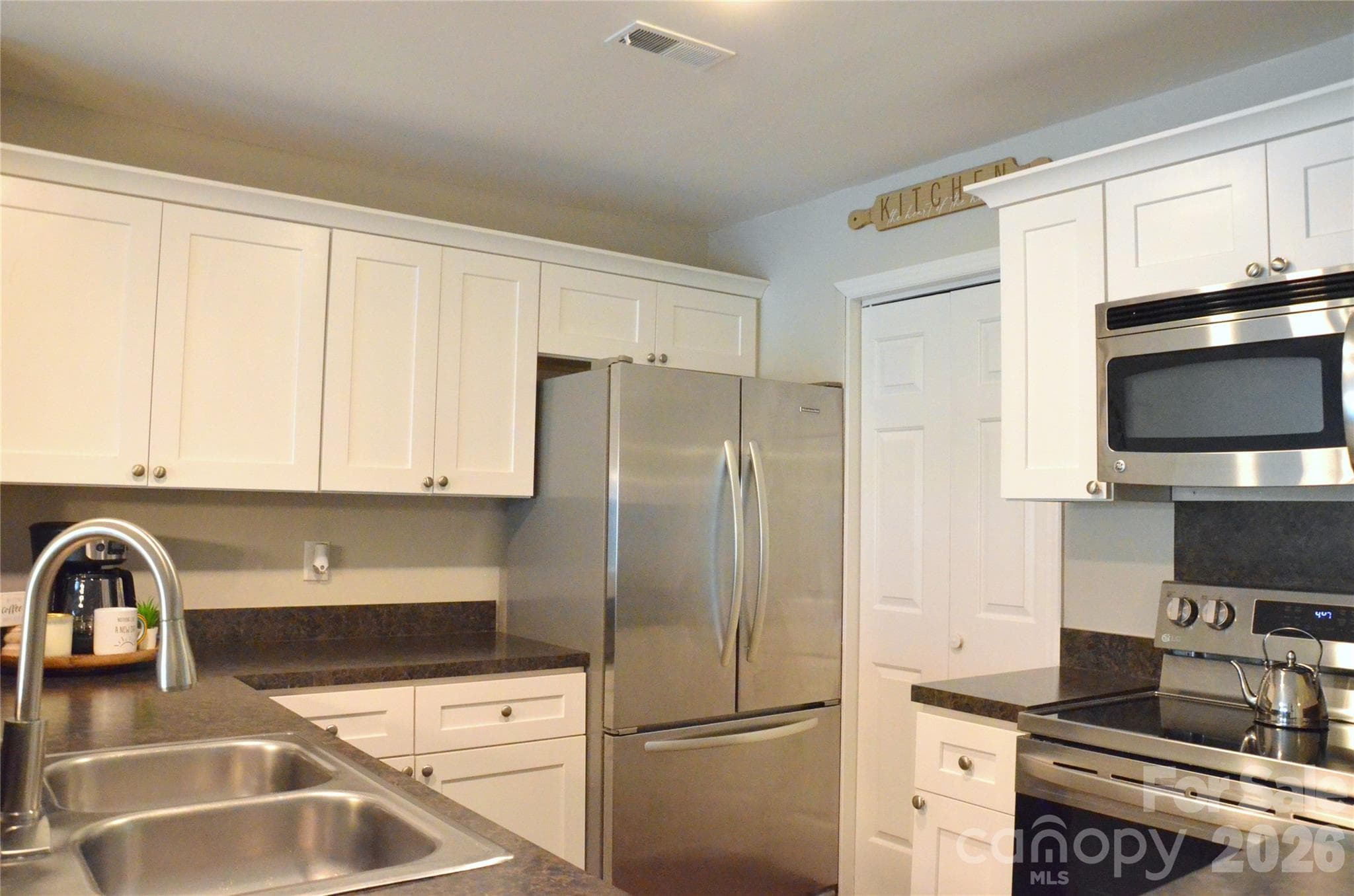 Condominium at 9041 J M Keynes Drive, Charlotte, photo 4 of 20
