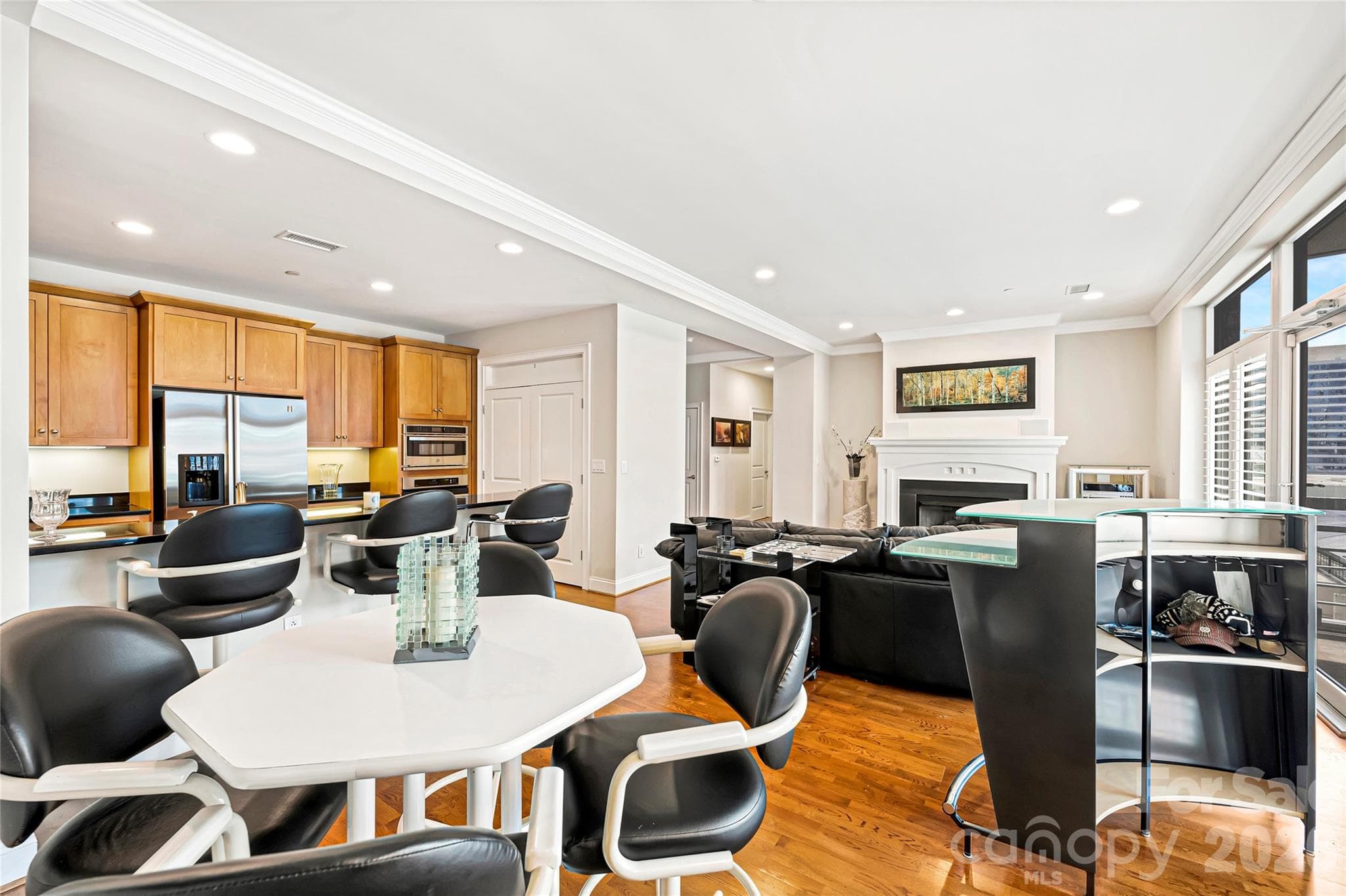 Condominium at 435 S Tryon Street, Charlotte, photo 13 of 32