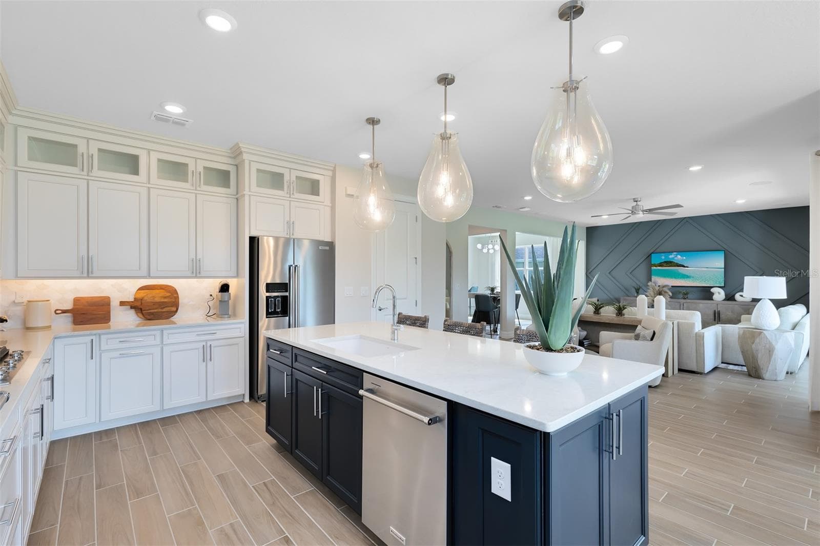 Model Home Design Only. Pictures and furnishings are for illustrative purposes only. Elevations, colors and options may vary. Furniture is for model home staging only. - 5249 HANDSOME HILLS DRIVE, MOUNT DORA