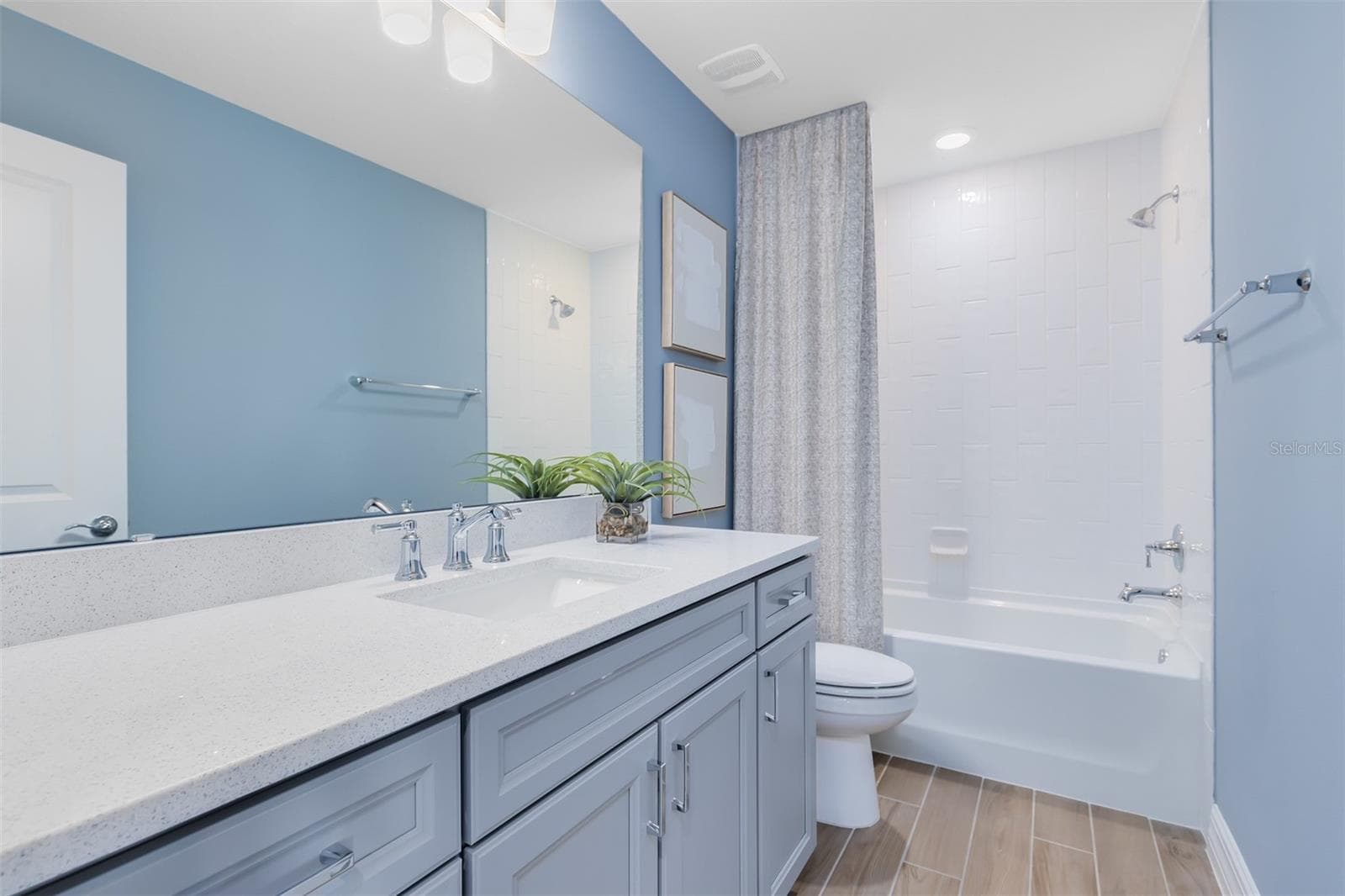 Model Home Design Only. Pictures and furnishings are for illustrative purposes only. Elevations, colors and options may vary. Furniture is for model home staging only. - 5249 HANDSOME HILLS DRIVE, MOUNT DORA