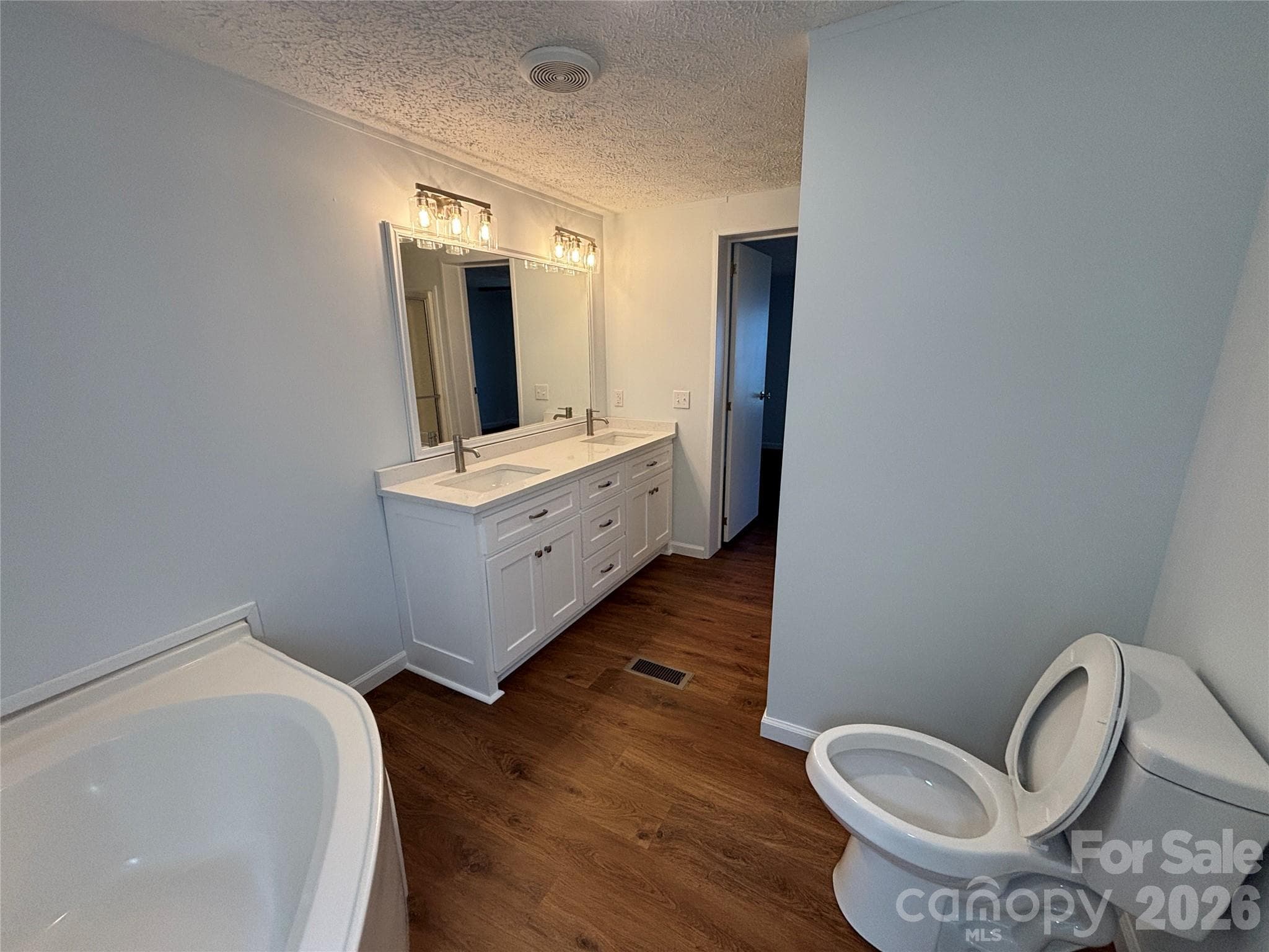 Single Family Residence at Taylorsville, photo 8 of 48