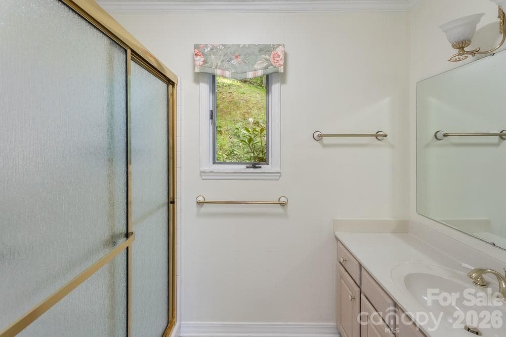 Single Family Residence at 1126 Scenic Circle, Waynesville, photo 17 of 40