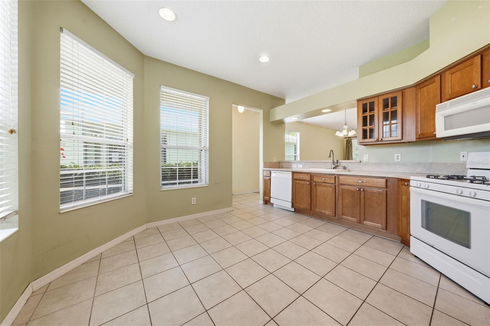 Kitchen - 4962 RAINBOW TROUT RD, TAVARES