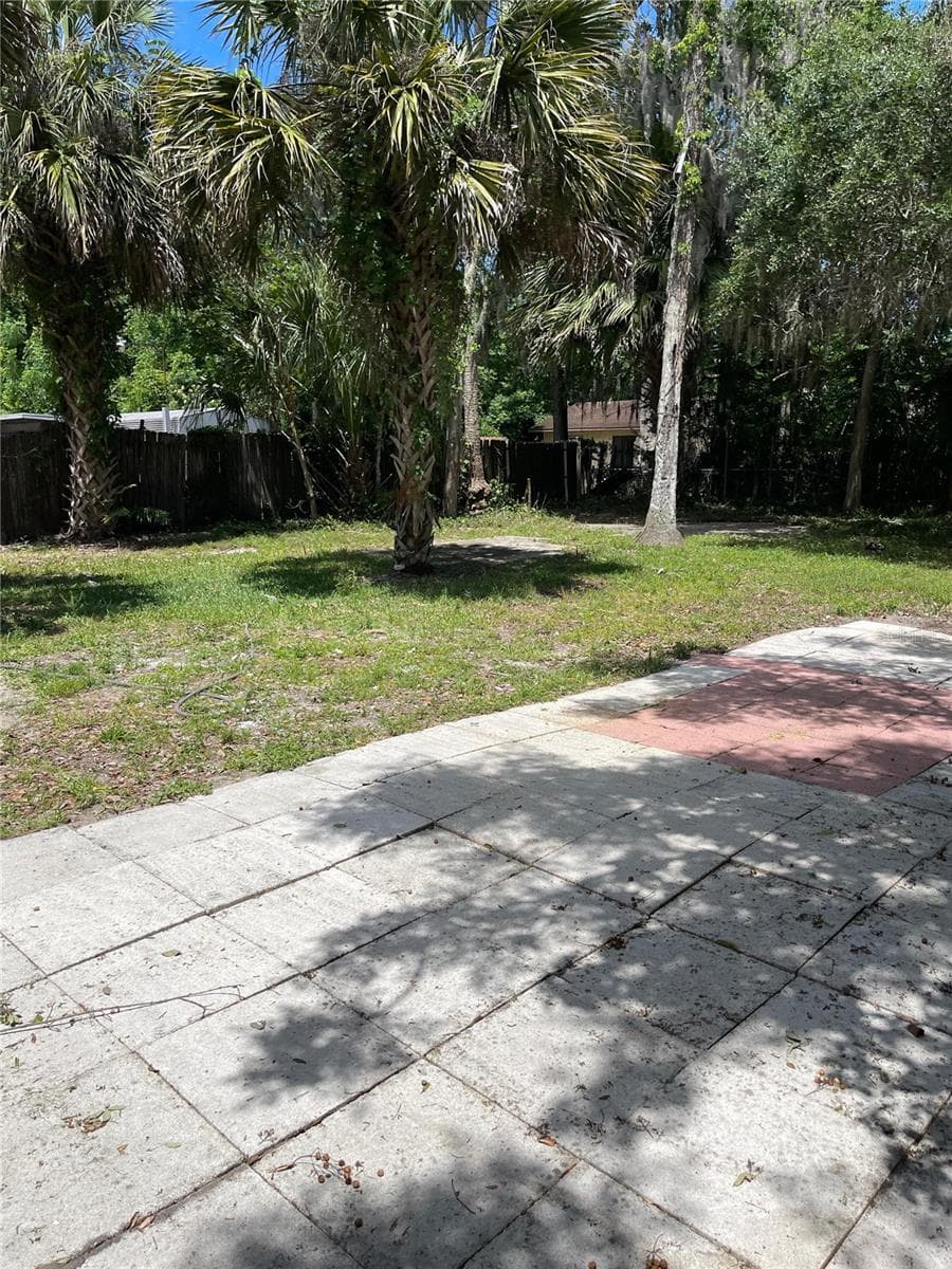Single Family Residence at 1139 WOODSIDE DR, DAYTONA BEACH, photo 6 of 33