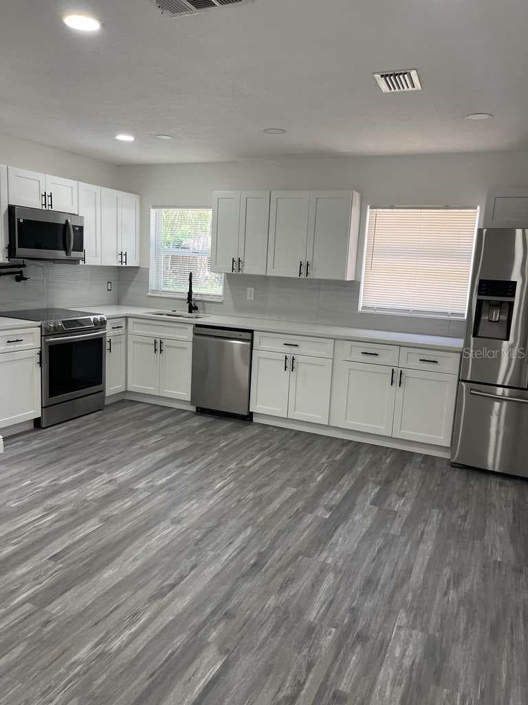 Single Family Residence at 1139 WOODSIDE DR, DAYTONA BEACH, photo 15 of 33