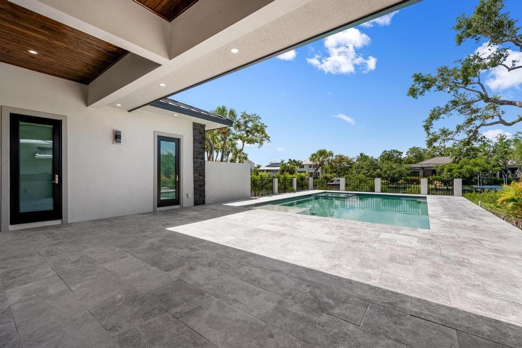 Single Family Residence at 527 VENICE LN, SARASOTA, photo 83 of 100