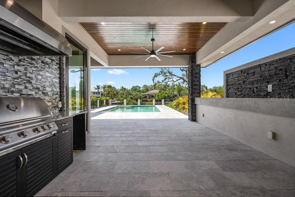 Single Family Residence at 527 VENICE LN, SARASOTA, photo 86 of 100