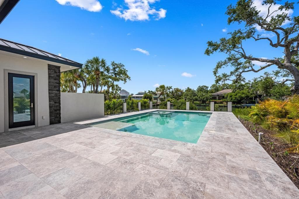 Single Family Residence at 527 VENICE LN, SARASOTA, photo 87 of 100