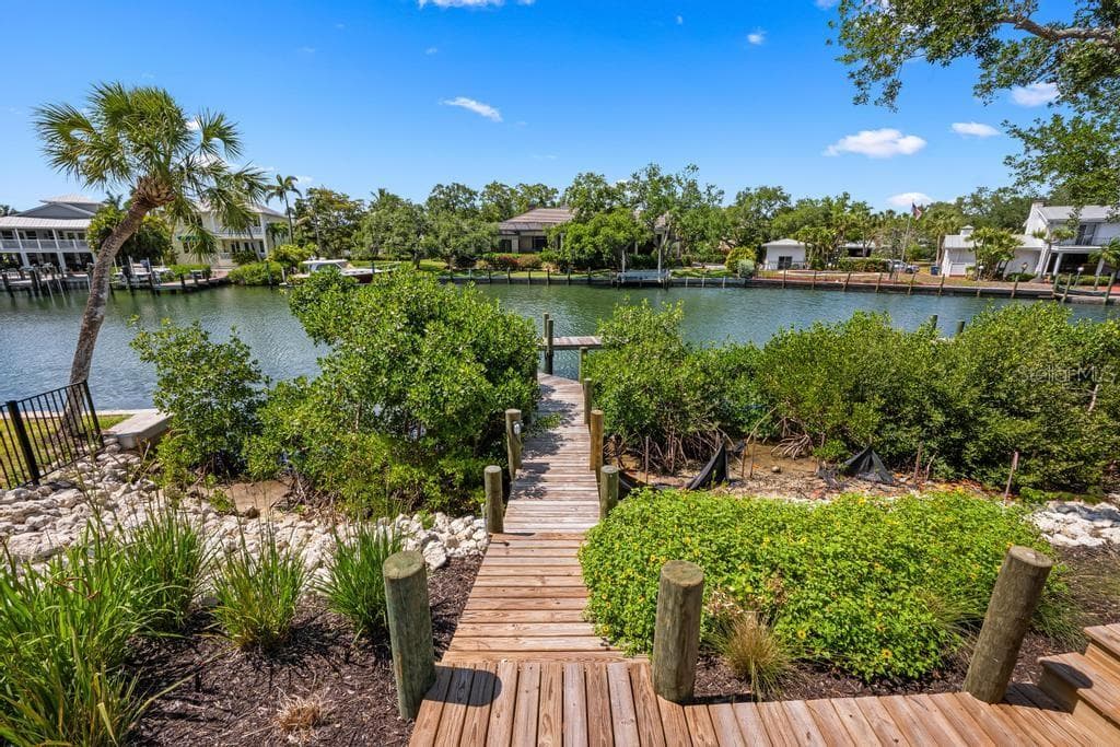 Single Family Residence at 527 VENICE LN, SARASOTA, photo 96 of 100
