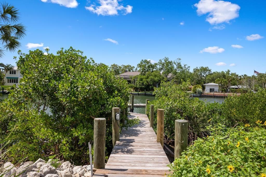 Single Family Residence at 527 VENICE LN, SARASOTA, photo 97 of 100