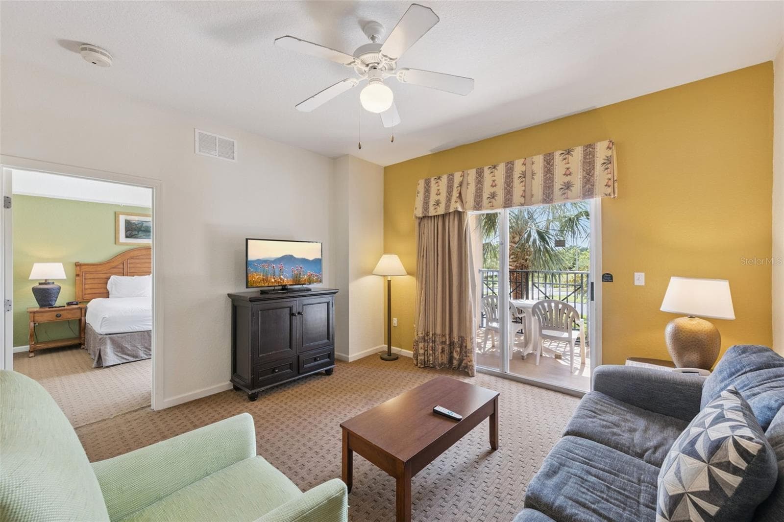 Living room - 8112 POINCIANA BLVD #1202, ORLANDO