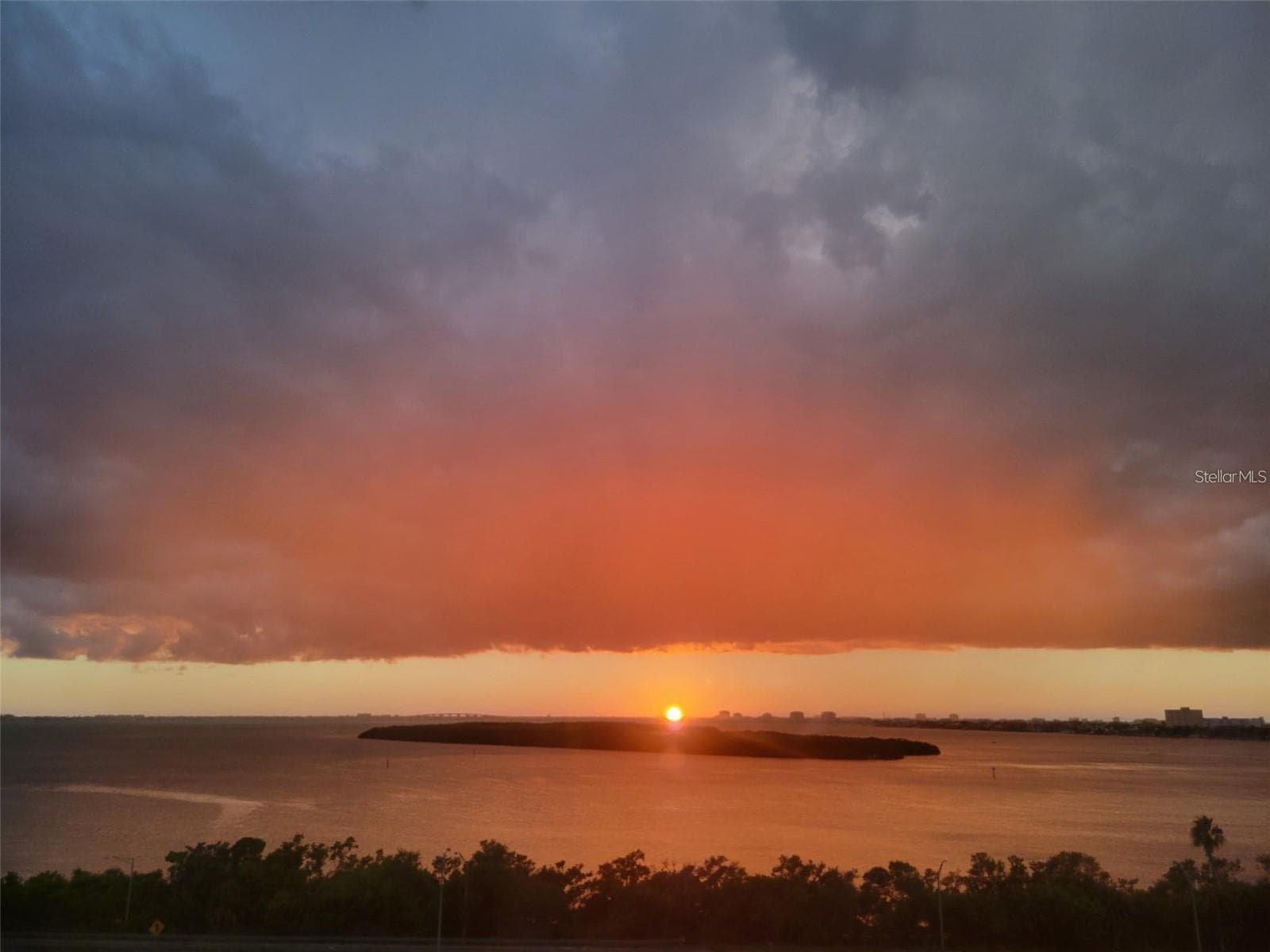 Condominium at 7100 SUNSHINE SKYWAY LN S #906, ST PETERSBURG, photo 2 of 33