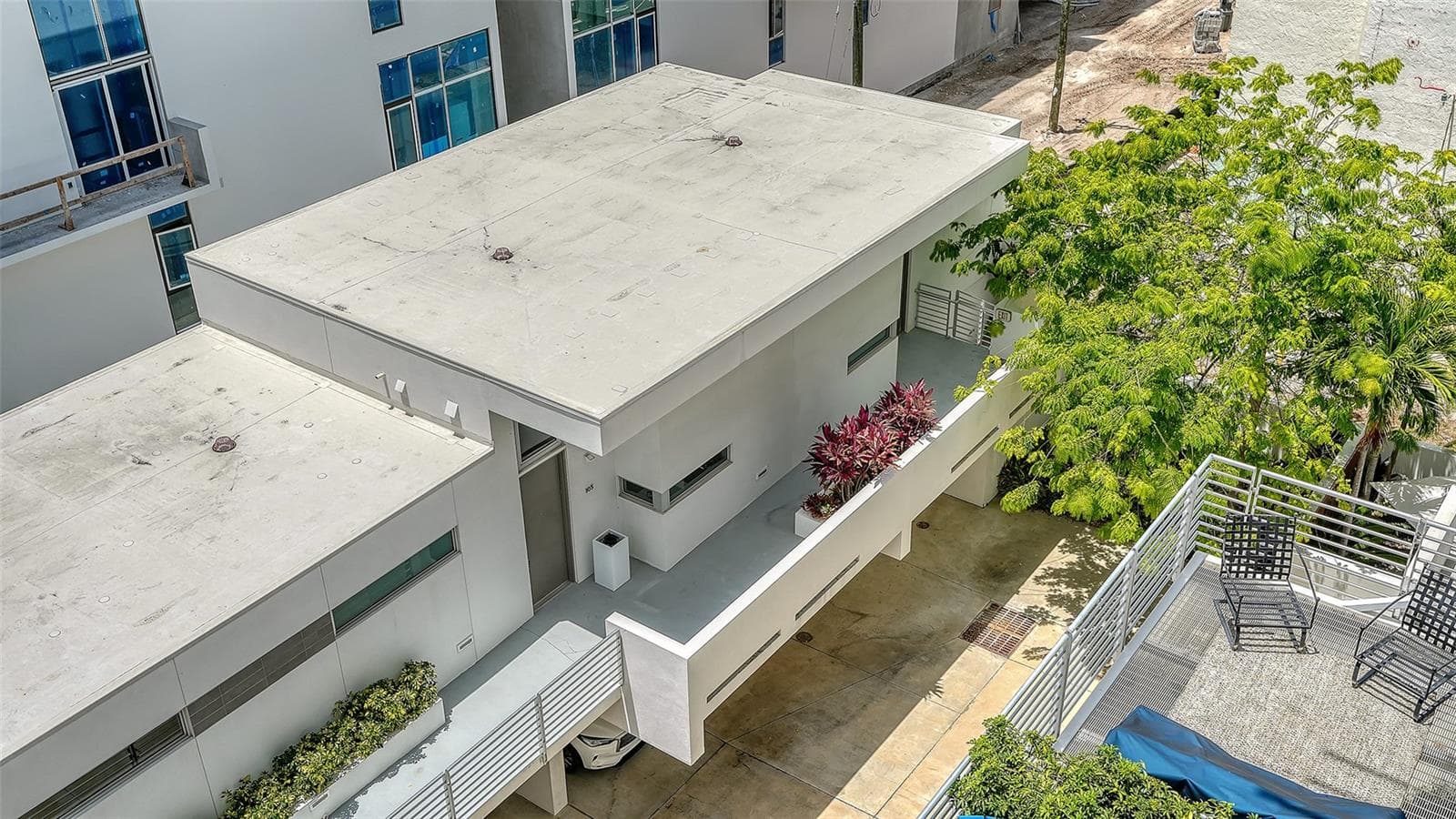 The one bedroom units are easily accessible from the parking courtyard, and no elevator is required. - 1350 5TH STREET #106, SARASOTA