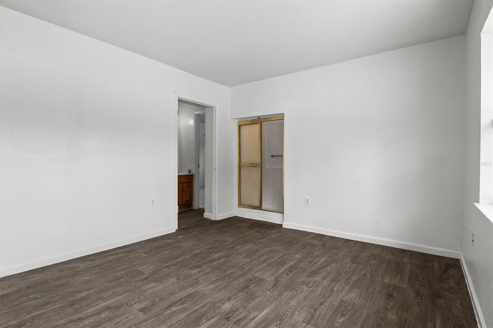 This bedroom has a 1/2 bath - 844 CHAMBERLAIN BLVD, WAUCHULA