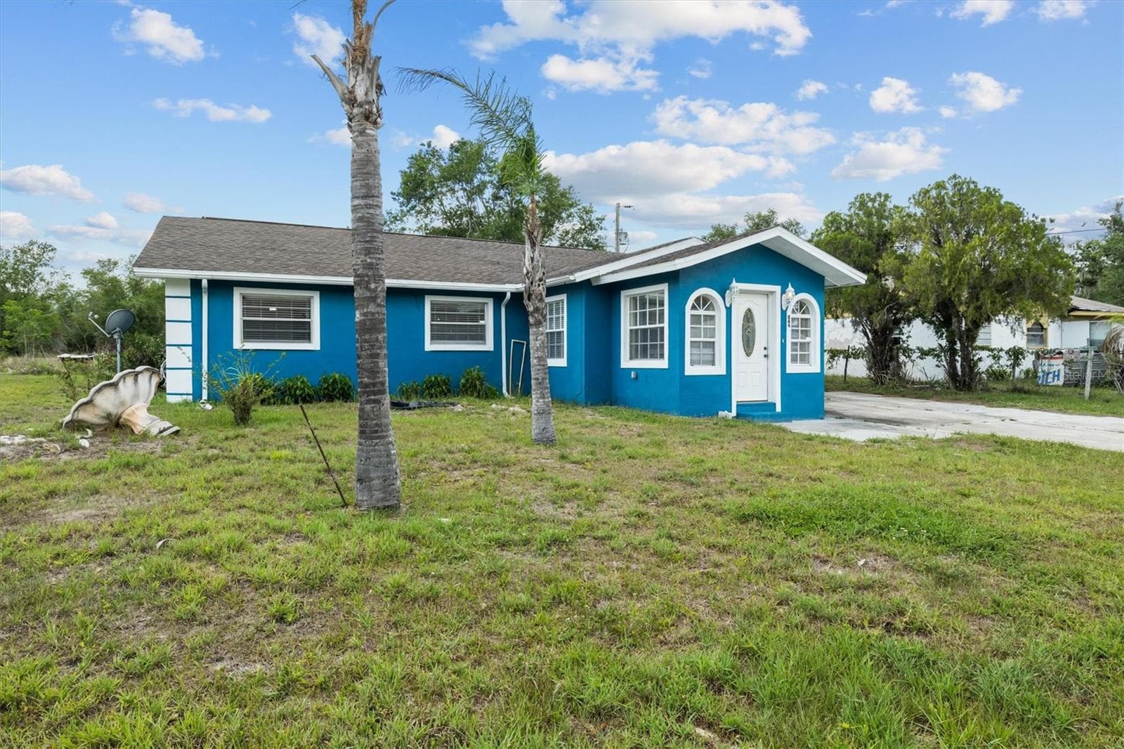 Look at the yard space - 844 CHAMBERLAIN BLVD, WAUCHULA
