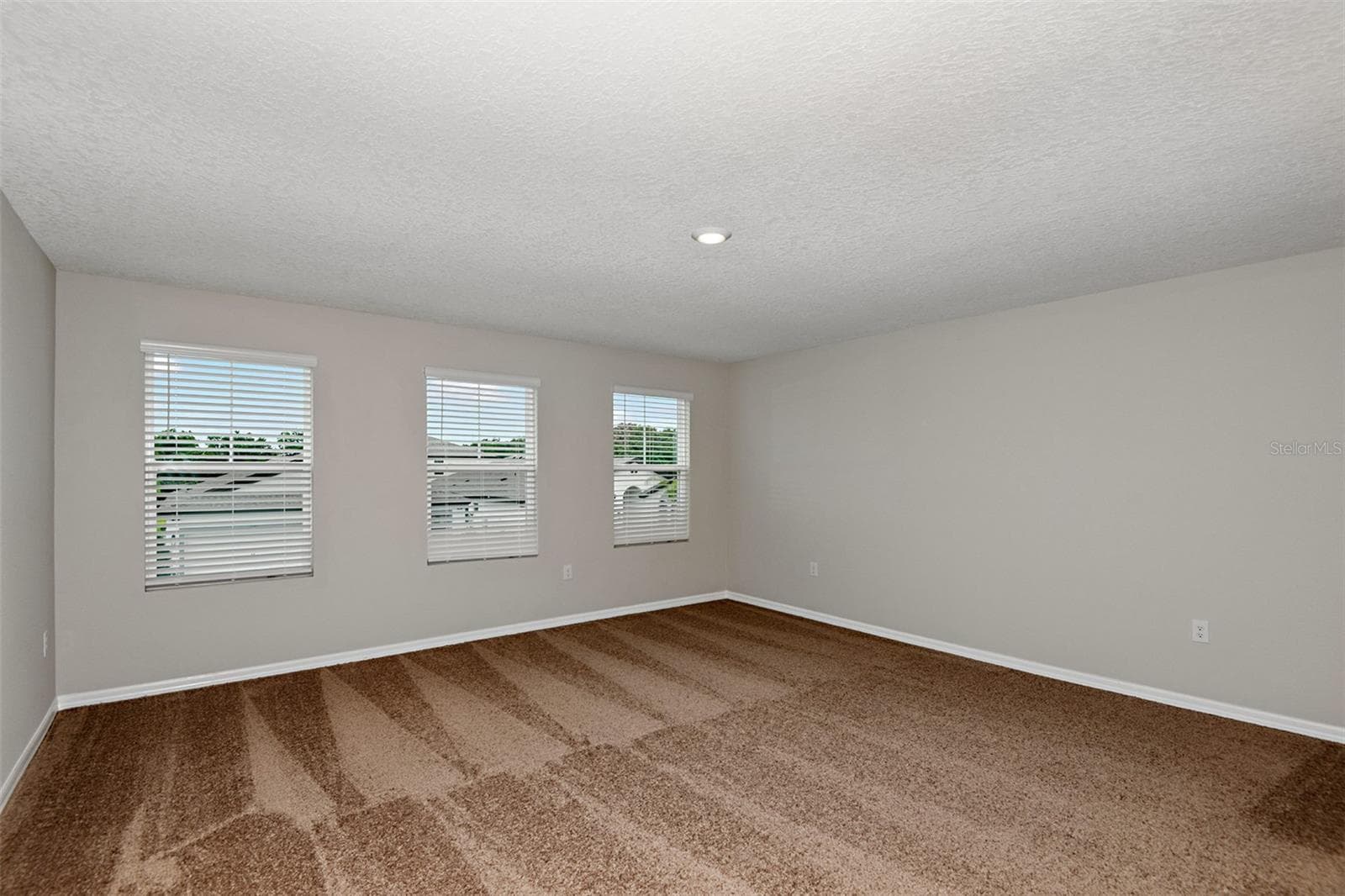 Single Family Residence at 31670 BARONNE ST, WESLEY CHAPEL, photo 4 of 27