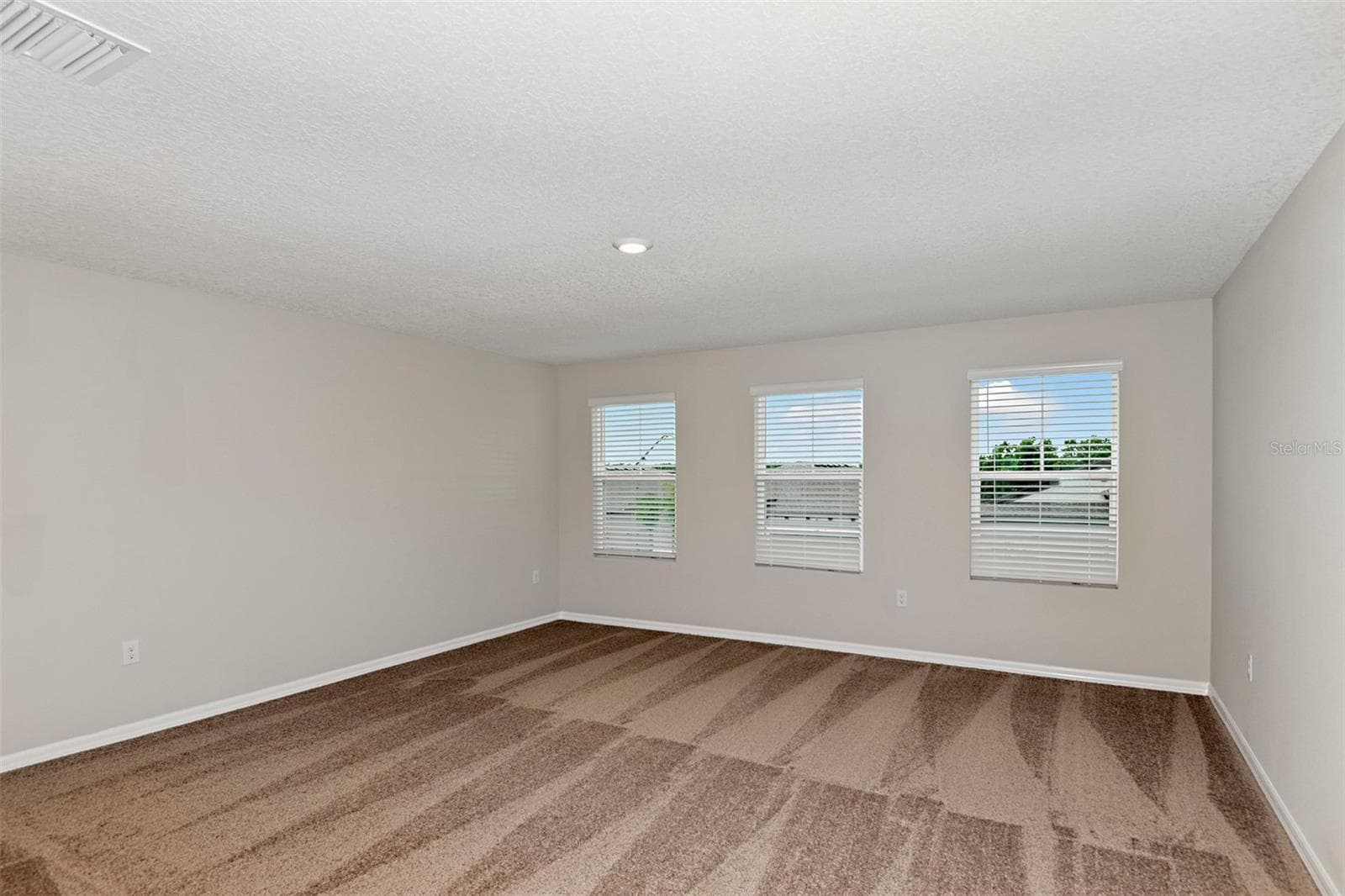 Single Family Residence at 31670 BARONNE ST, WESLEY CHAPEL, photo 5 of 27
