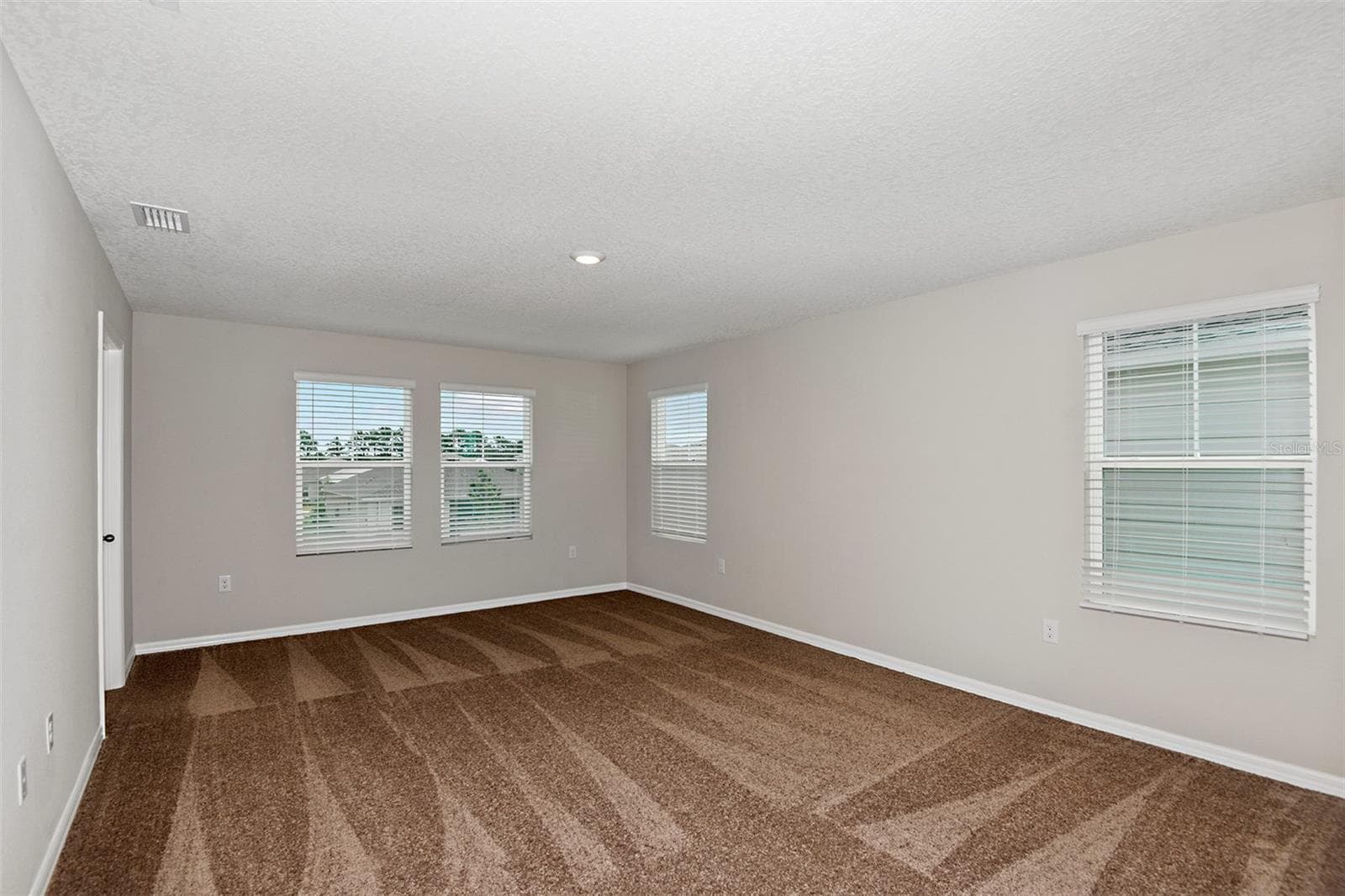 Single Family Residence at 31670 BARONNE ST, WESLEY CHAPEL, photo 6 of 27