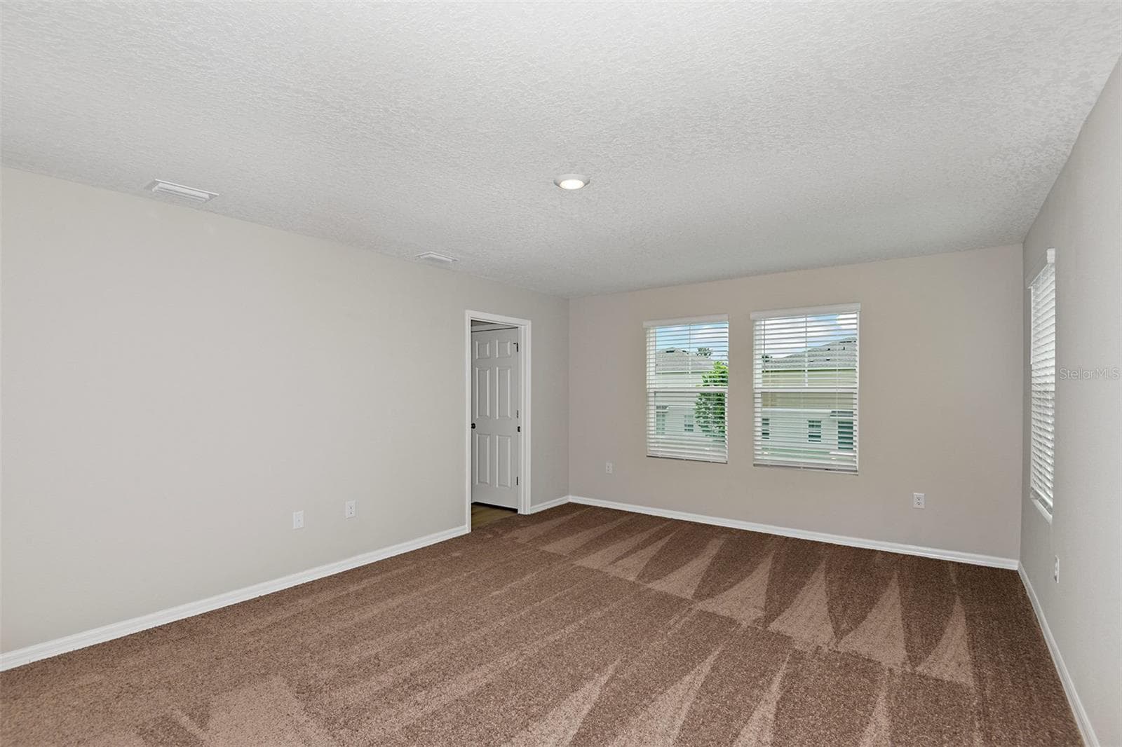 Single Family Residence at 31670 BARONNE ST, WESLEY CHAPEL, photo 7 of 27