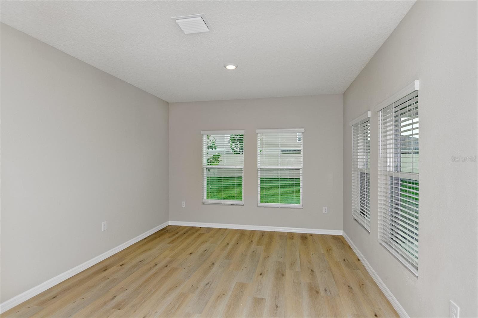 Single Family Residence at 31670 BARONNE ST, WESLEY CHAPEL, photo 15 of 27