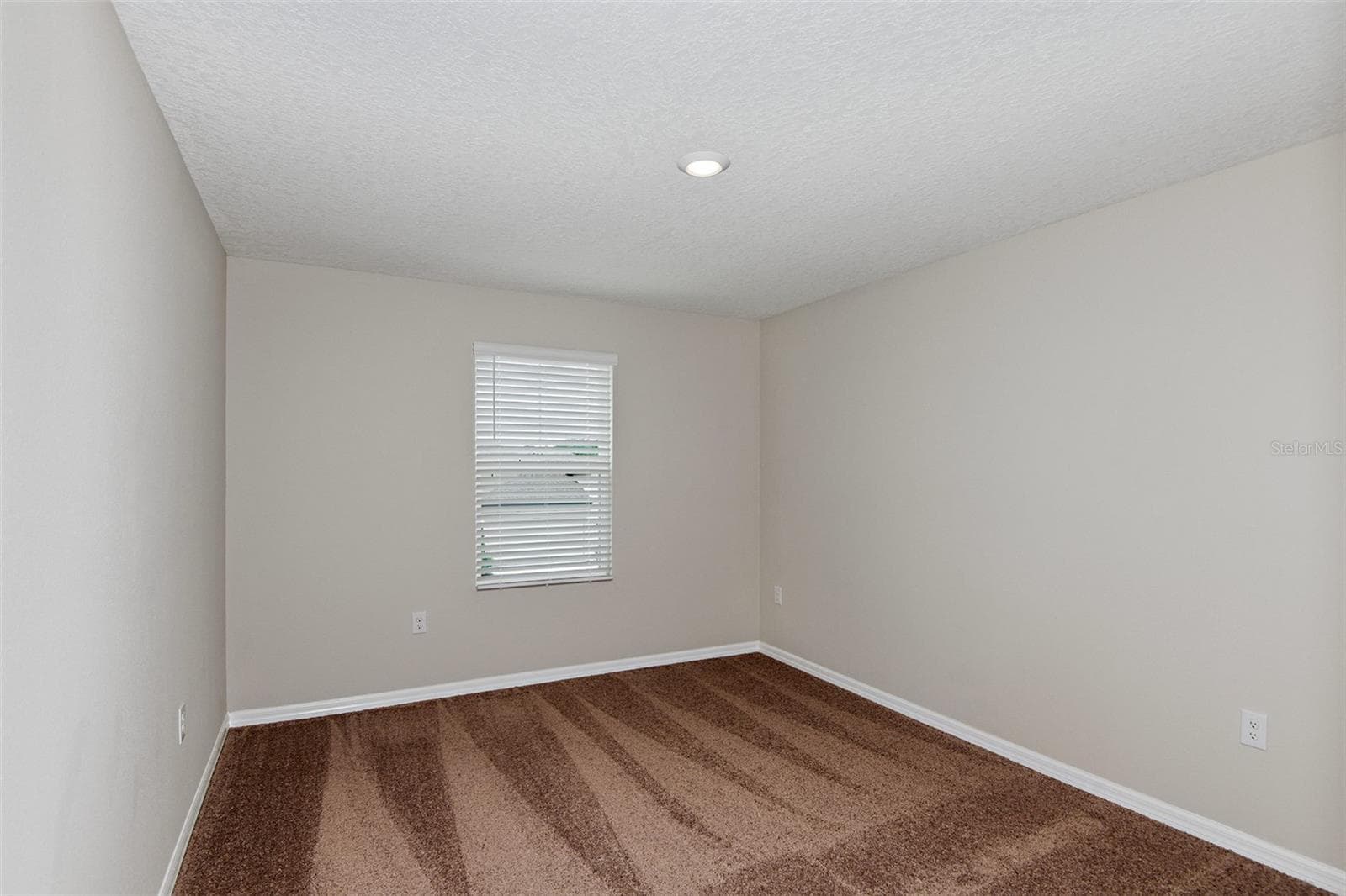 Single Family Residence at 31670 BARONNE ST, WESLEY CHAPEL, photo 17 of 27