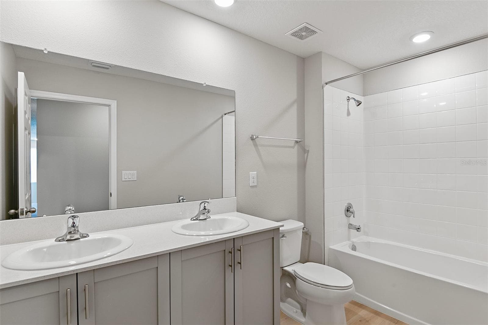 Single Family Residence at 31670 BARONNE ST, WESLEY CHAPEL, photo 22 of 27