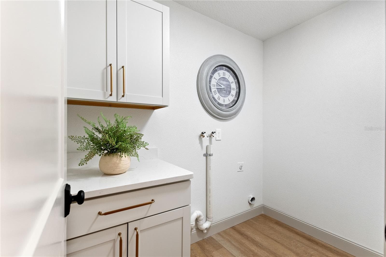 Indoor laundry - 3906 BLOOMING HILL LN, PALM HARBOR