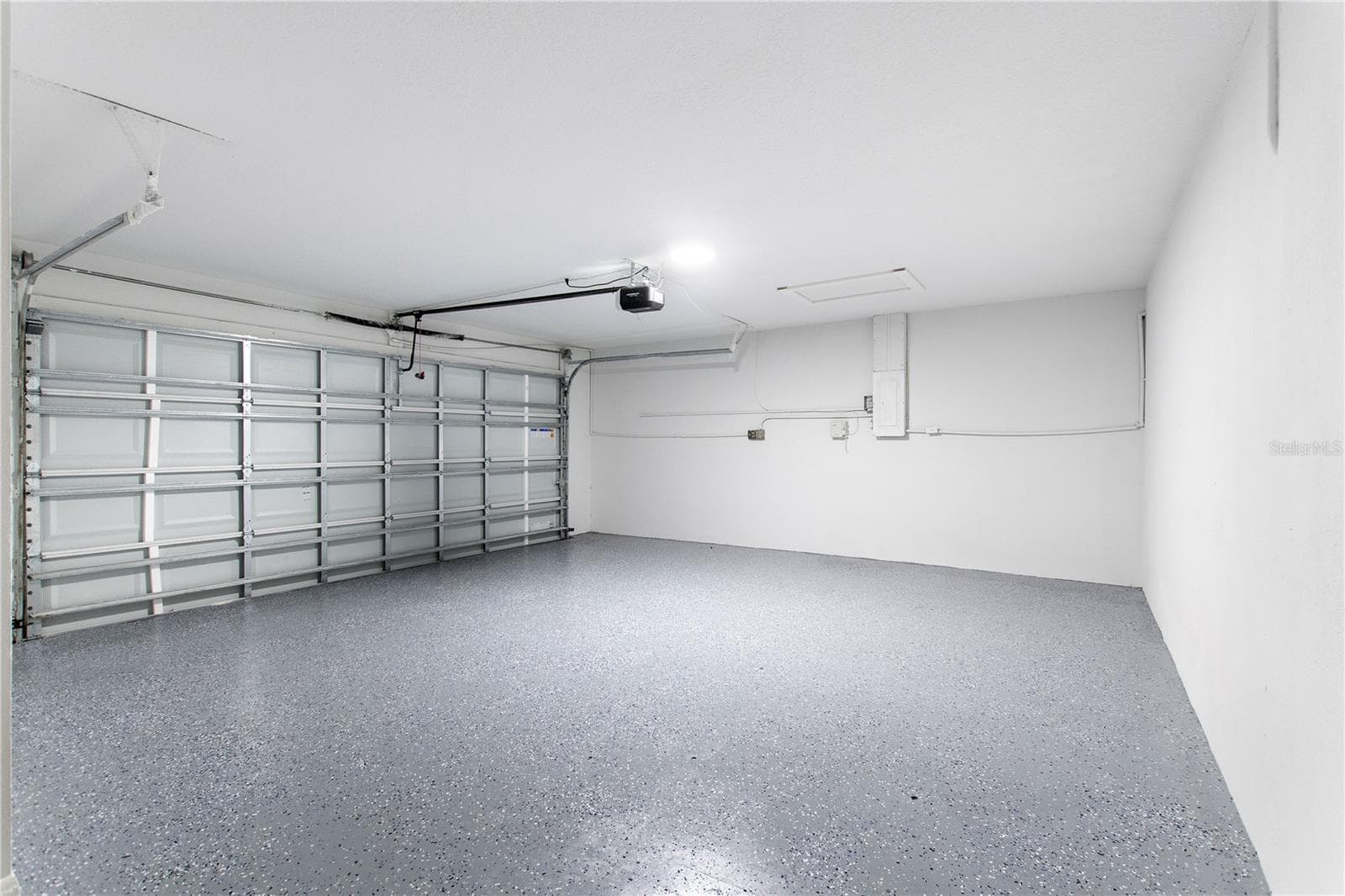 2 Car Garage - 3906 BLOOMING HILL LN, PALM HARBOR