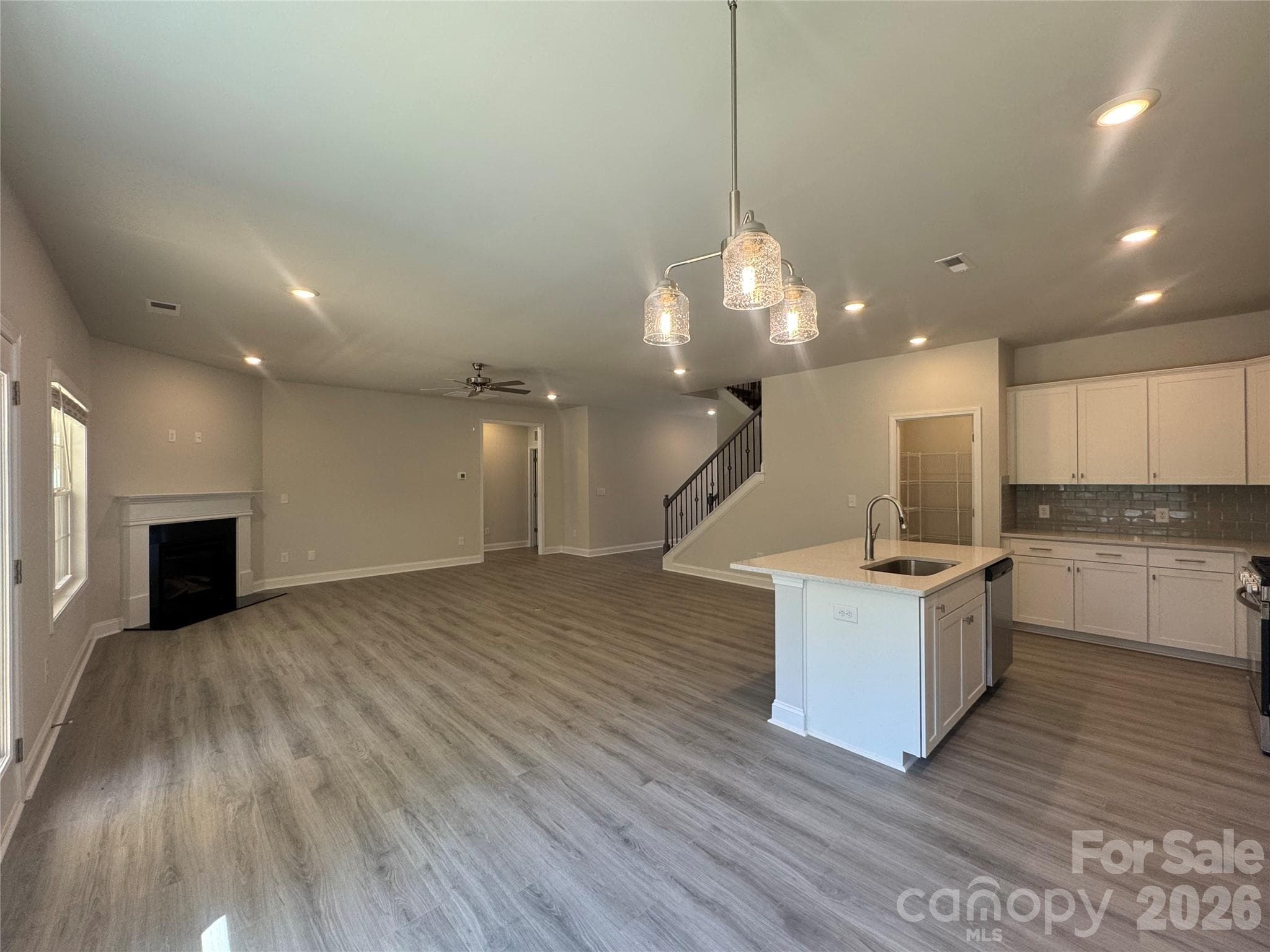 Single Family Residence at York, photo 6 of 39