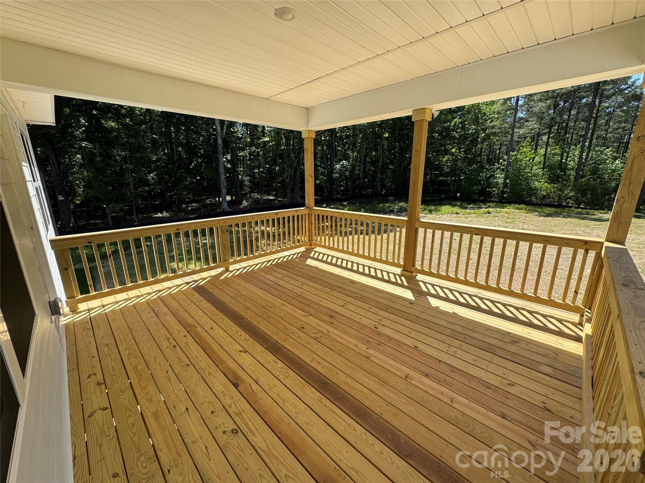 Covered back porch - 1606 Autumn Lane, York