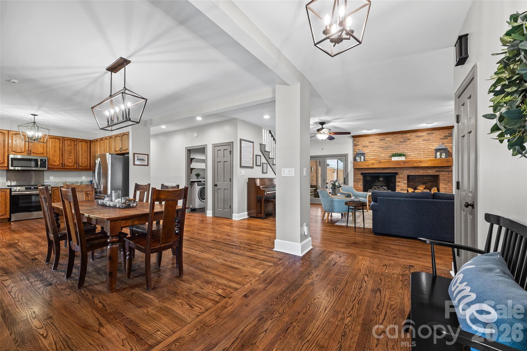 Single Family Residence at 16105 Langston Drive, Charlotte, photo 8 of 47