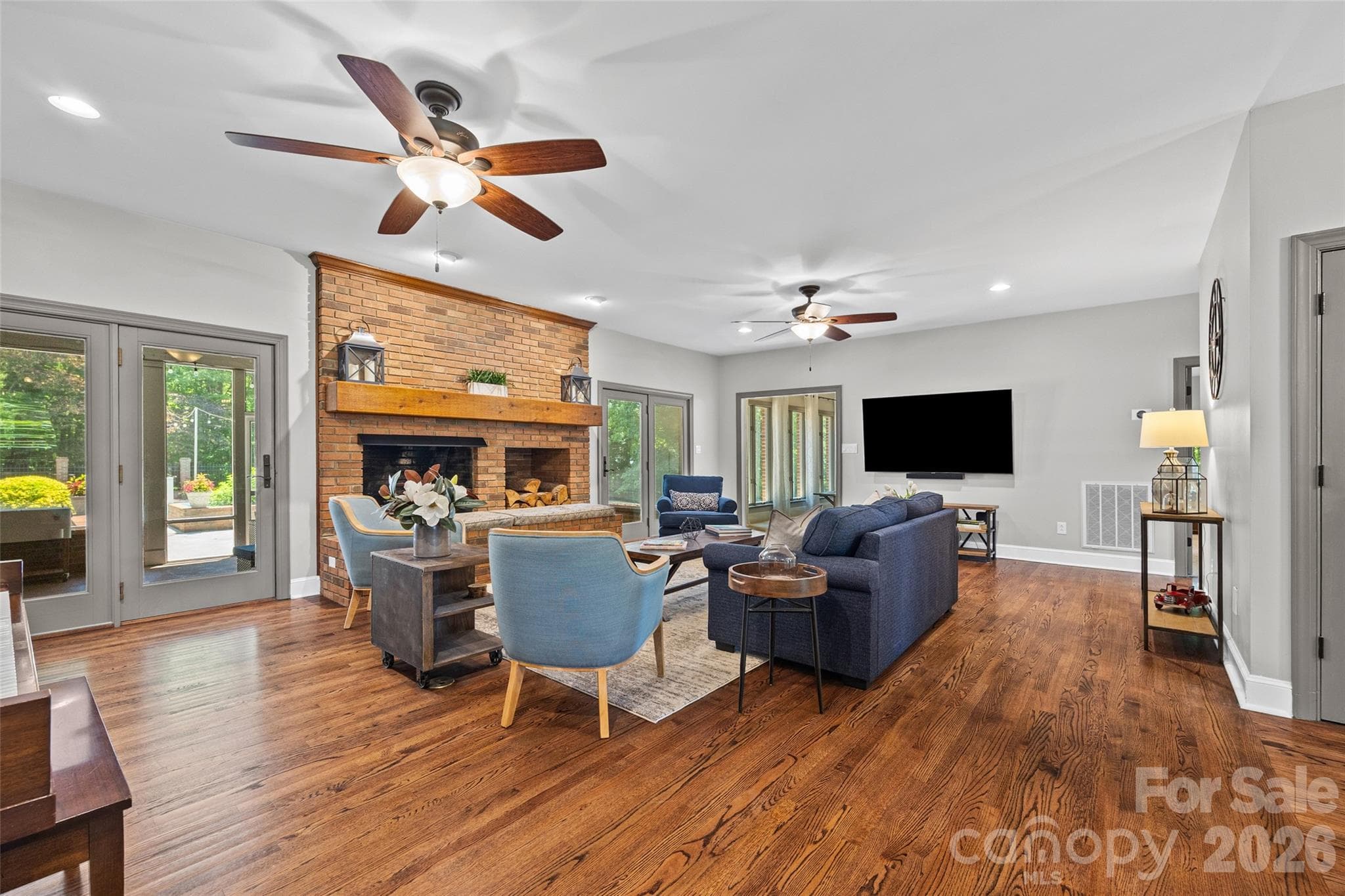 Single Family Residence at 16105 Langston Drive, Charlotte, photo 12 of 47