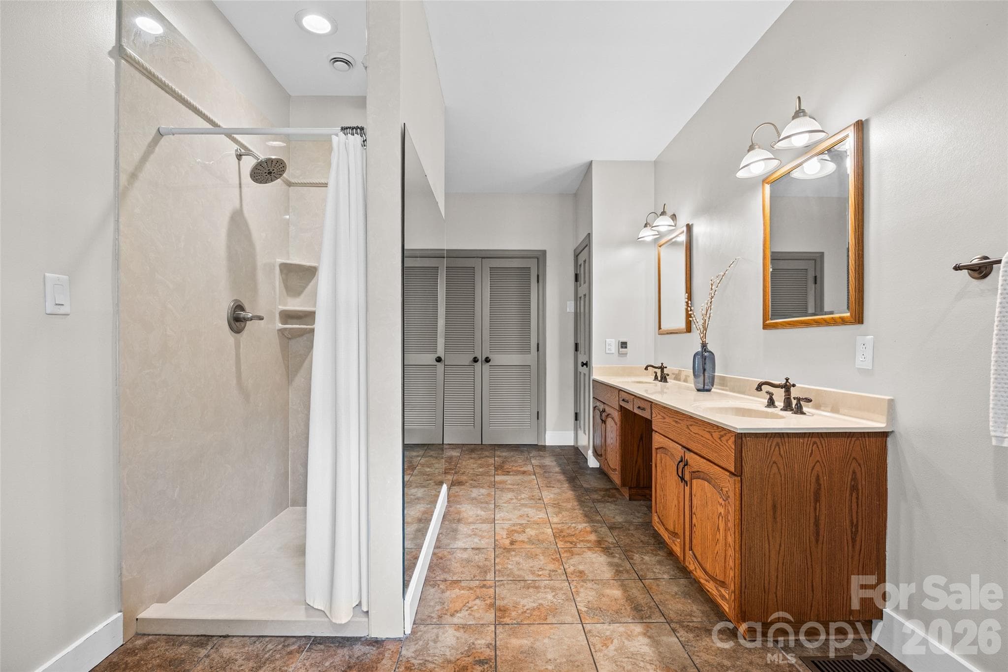 Single Family Residence at 16105 Langston Drive, Charlotte, photo 25 of 47