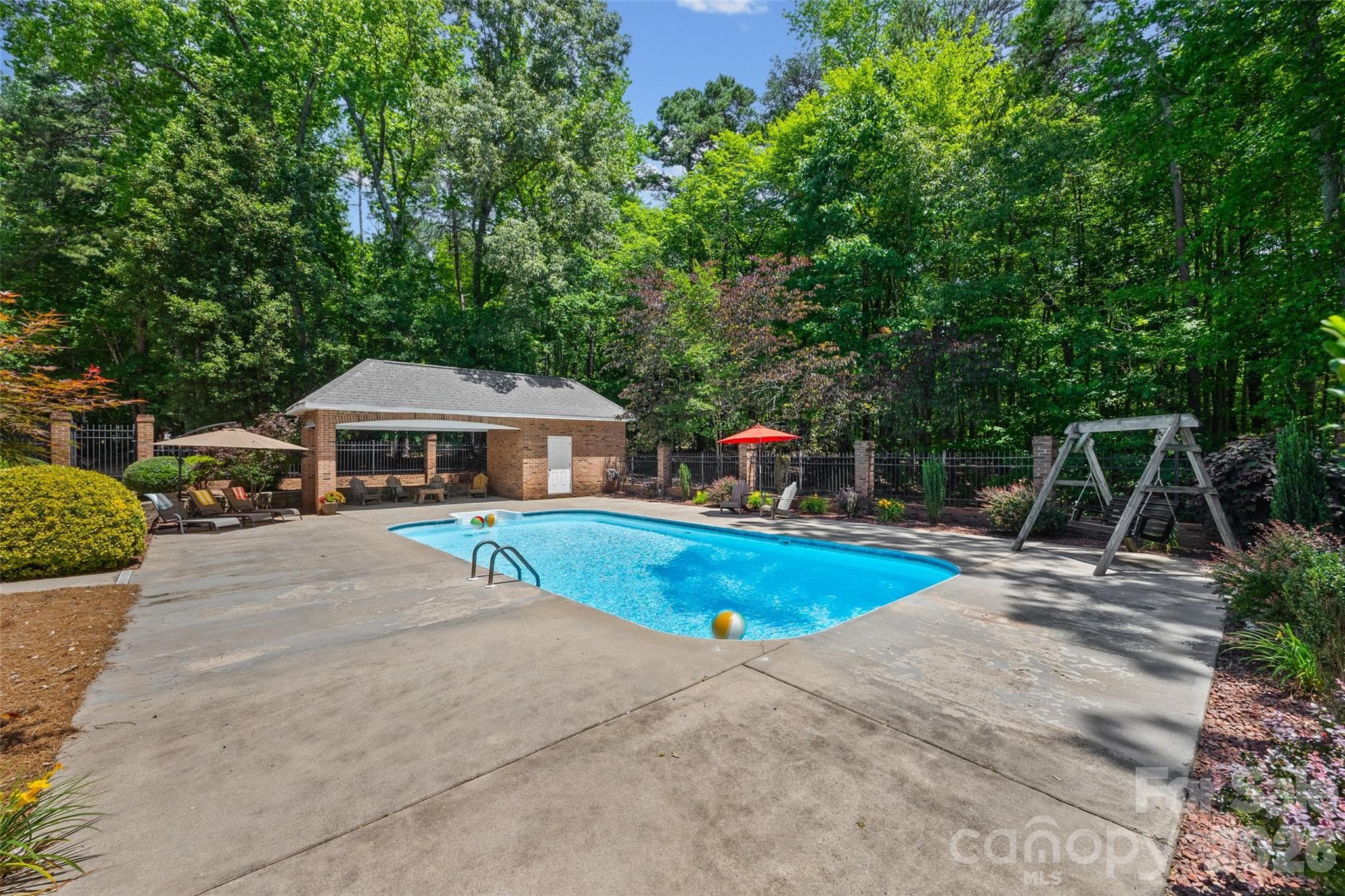 Single Family Residence at 16105 Langston Drive, Charlotte, photo 38 of 47