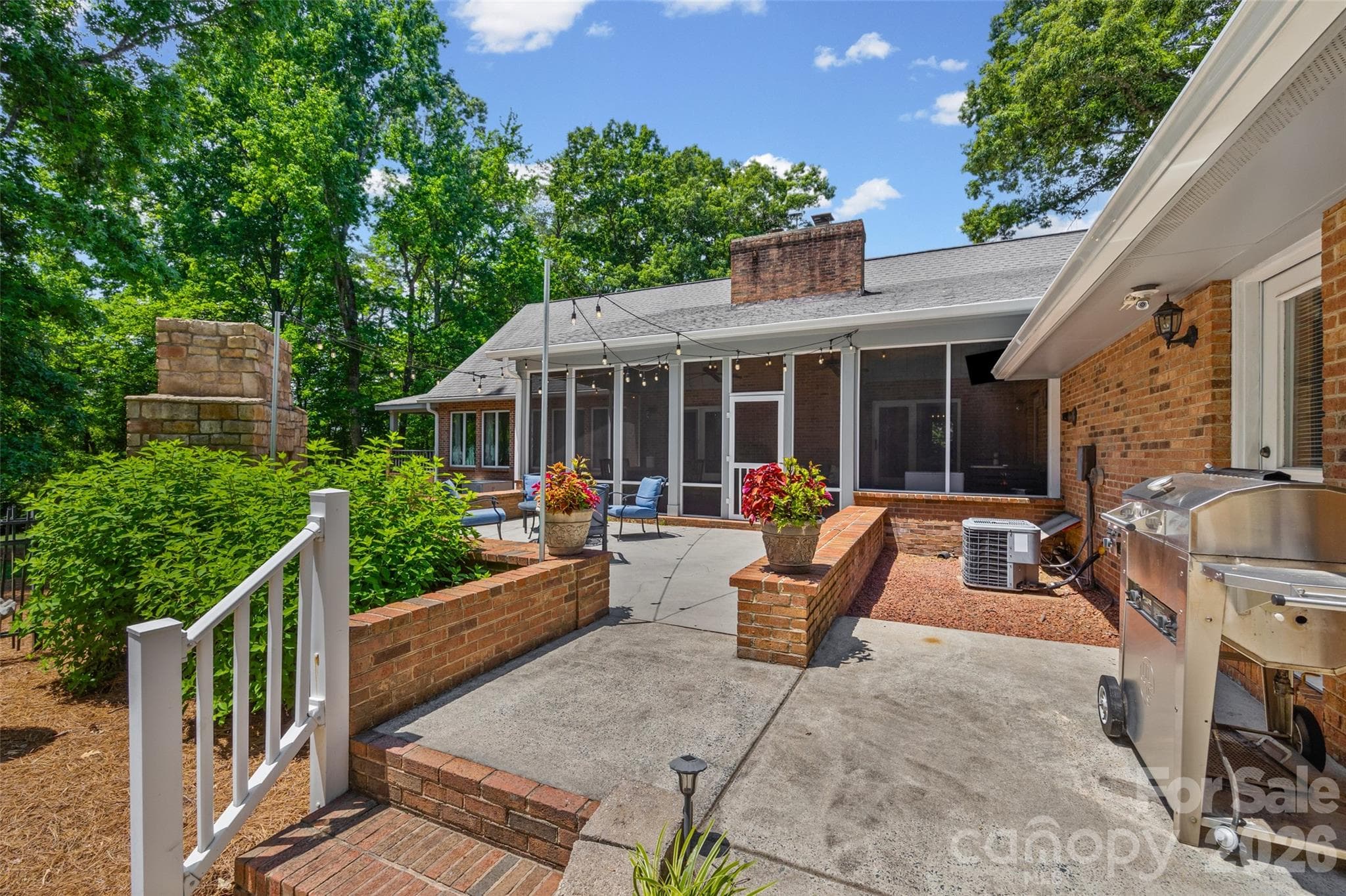 Single Family Residence at 16105 Langston Drive, Charlotte, photo 37 of 47